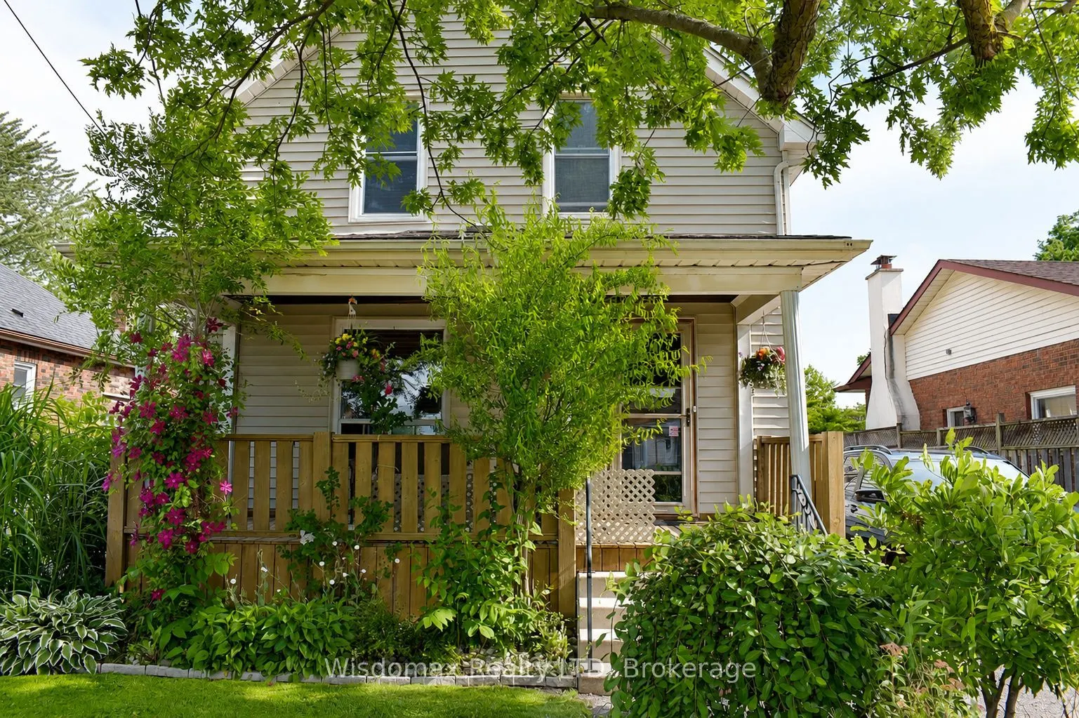 10 Rose Avenue