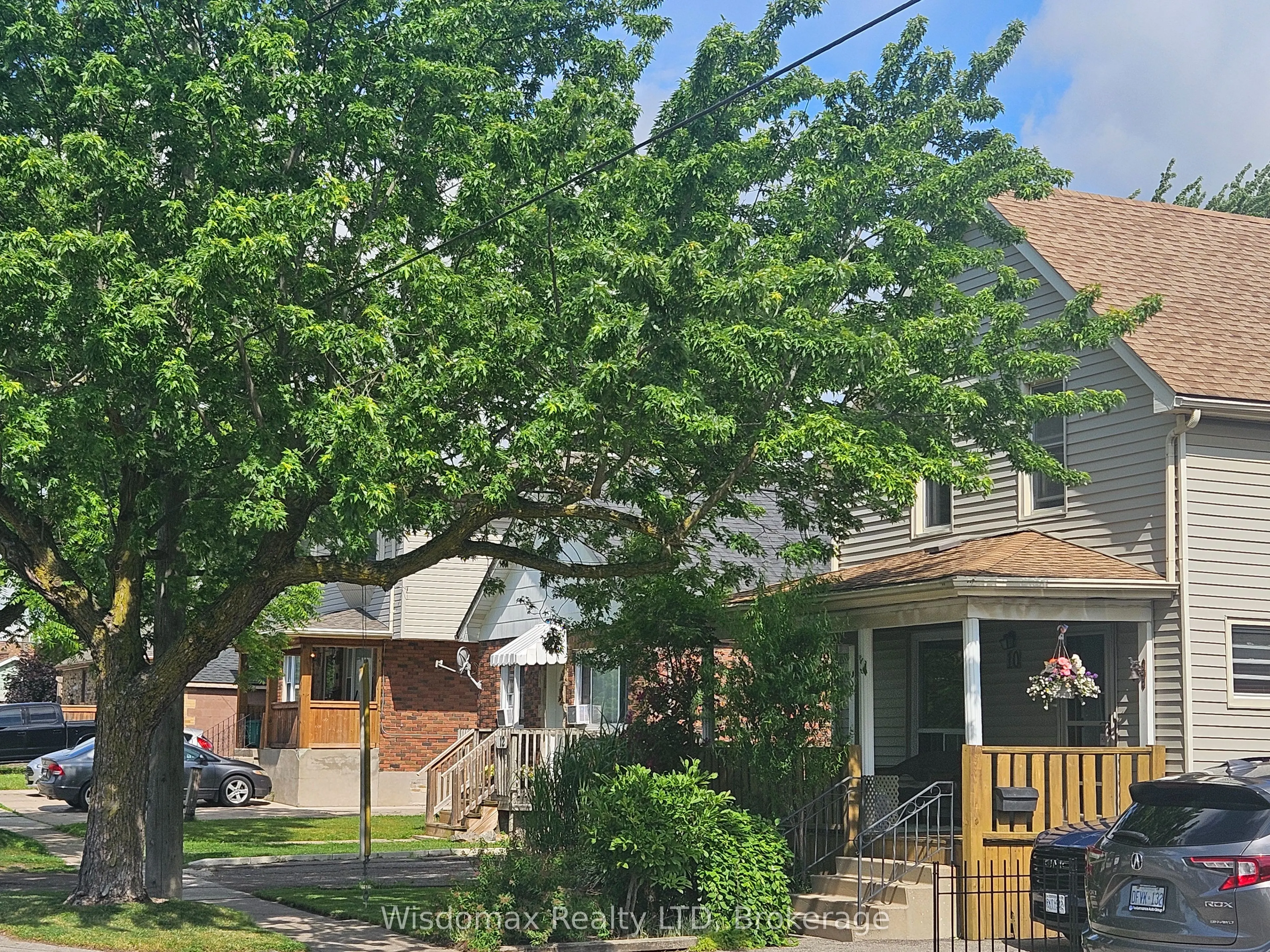 10 Rose Avenue