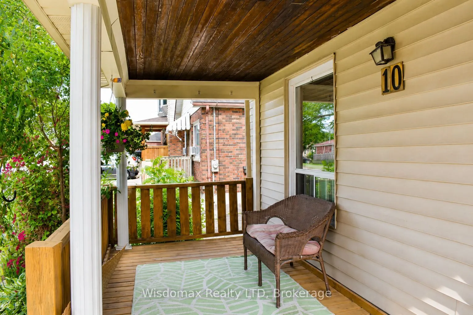 10 Rose Avenue