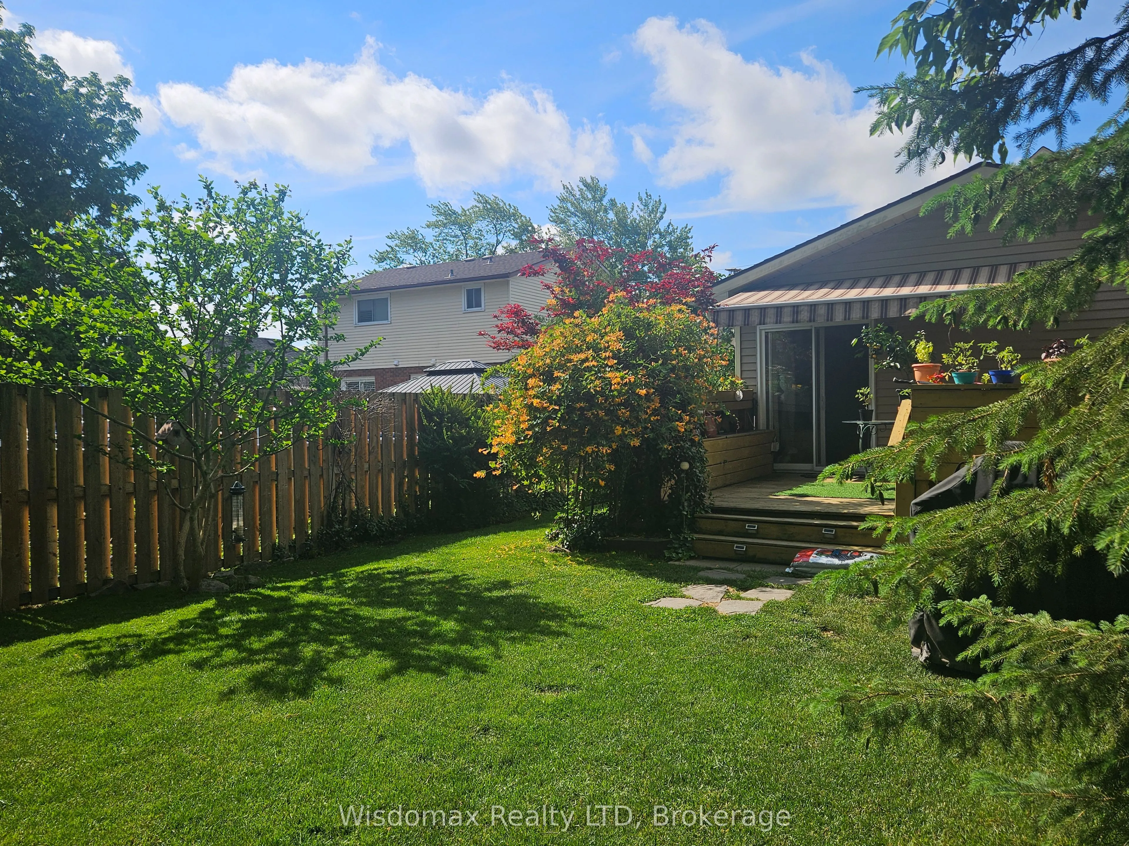 10 Rose Avenue