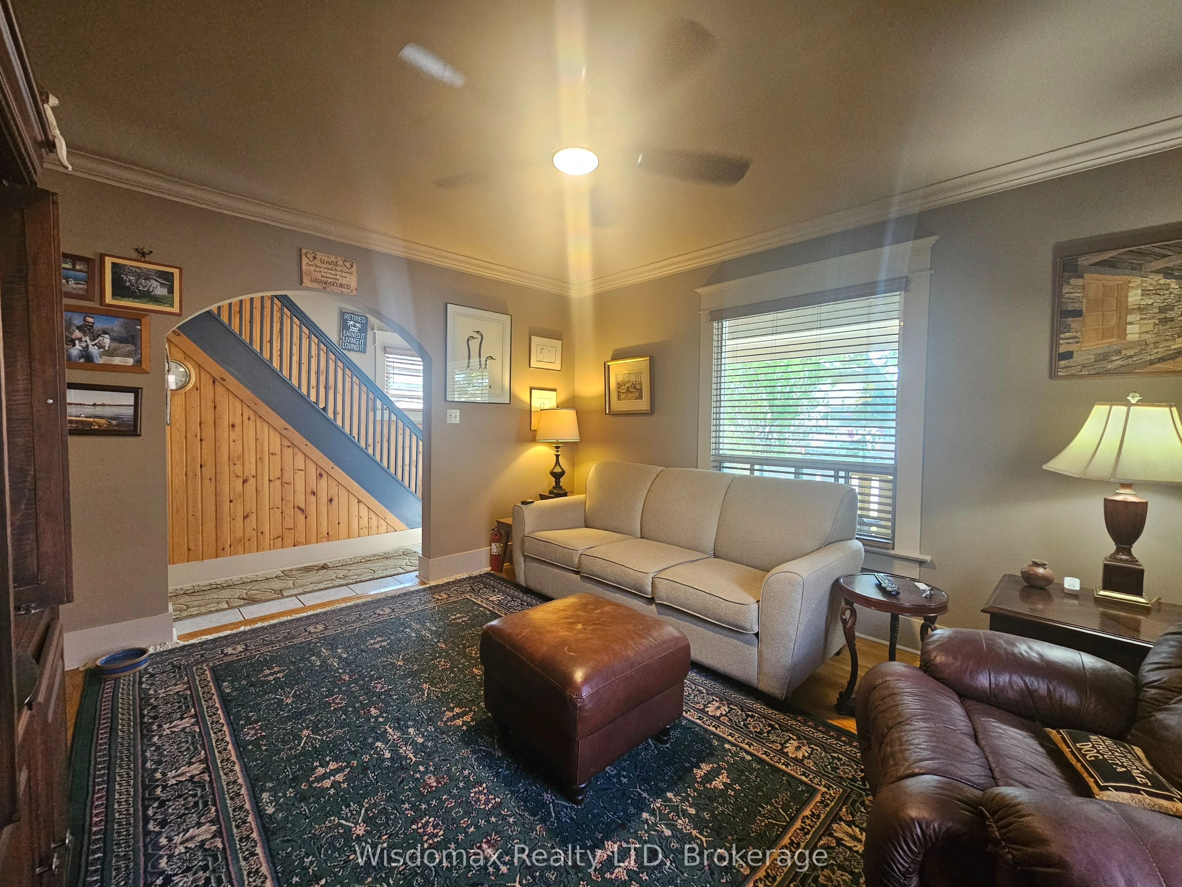10 Rose Avenue