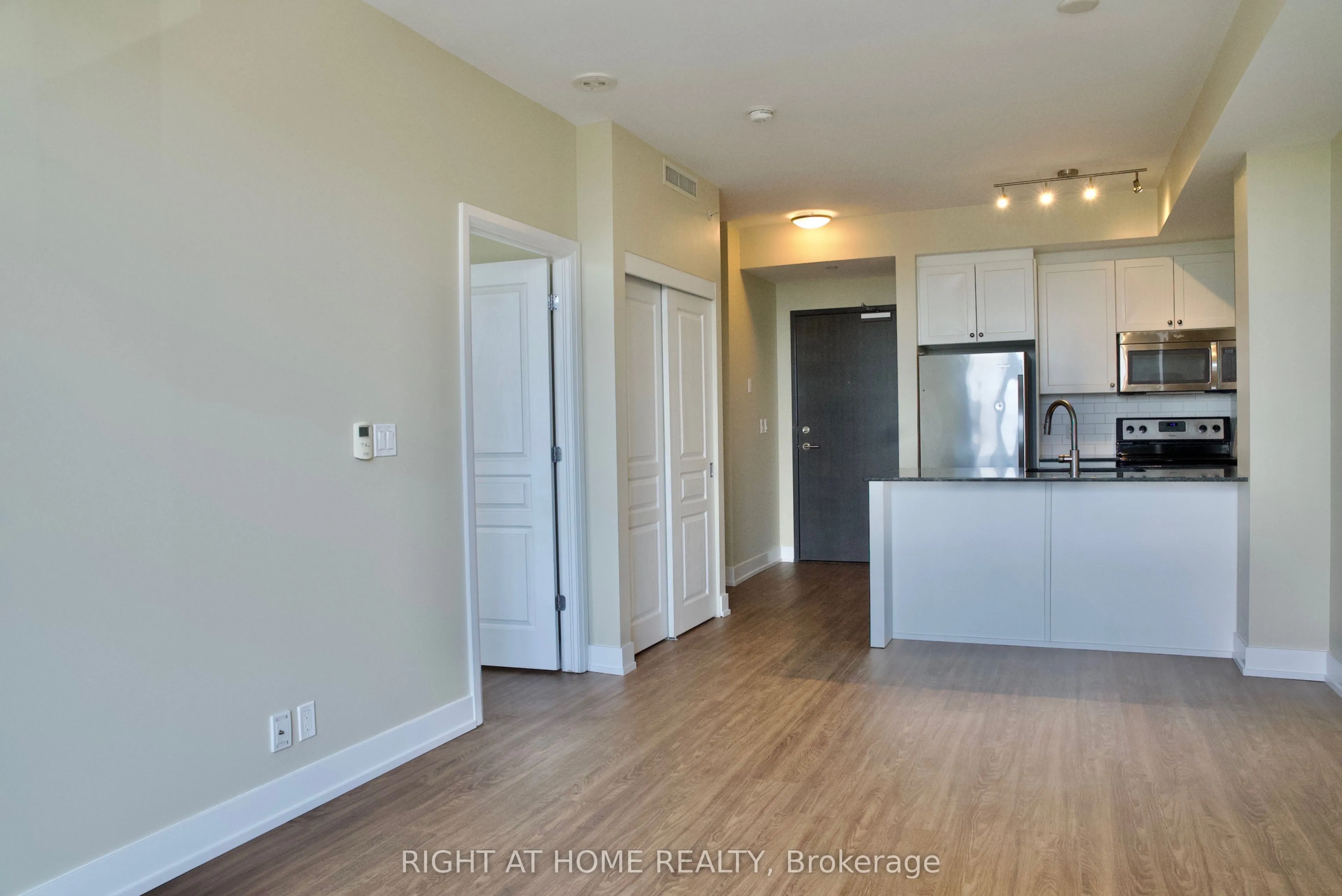 118 Holmwood Avenue #708