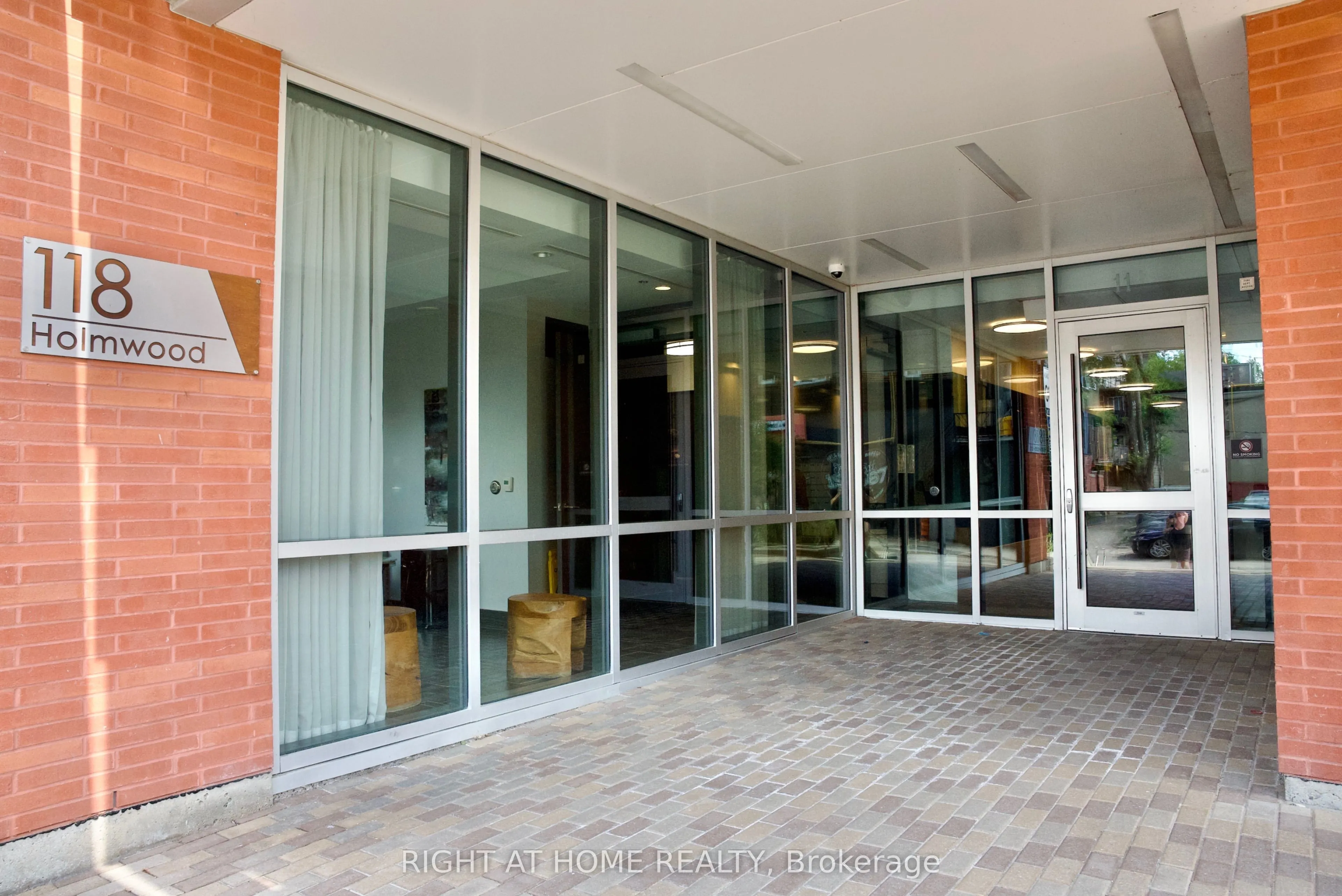 118 Holmwood Avenue #708