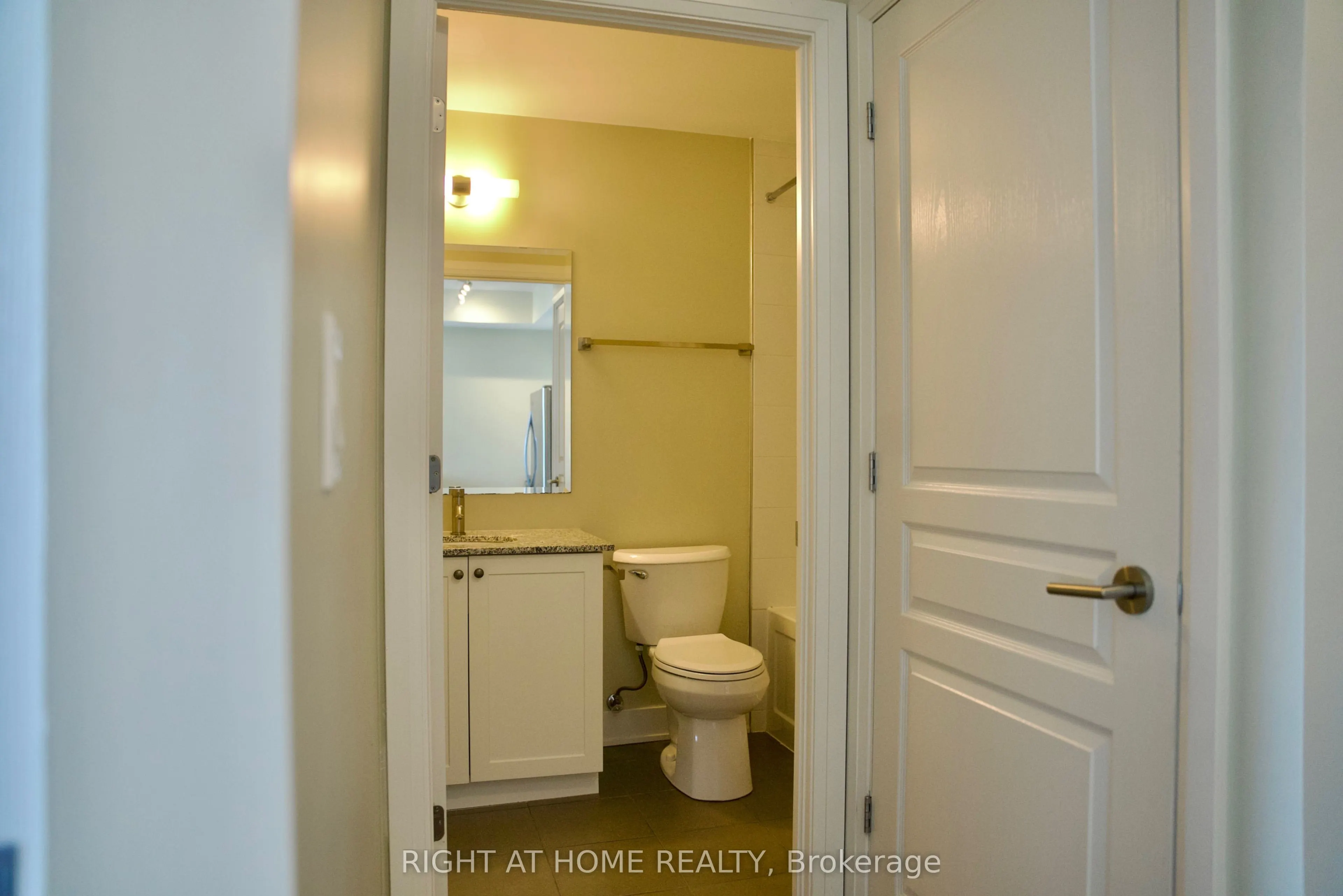 118 Holmwood Avenue #708