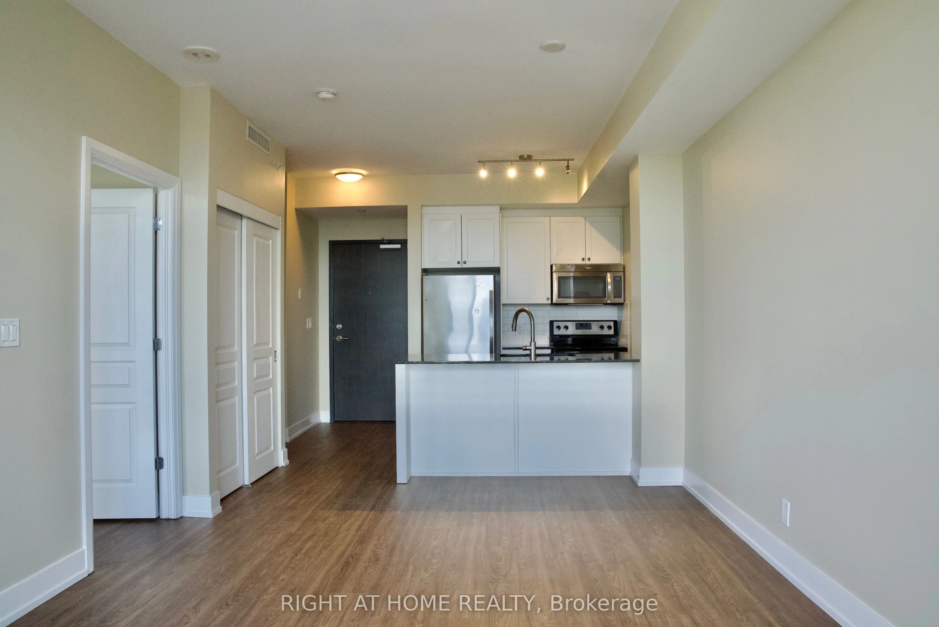 118 Holmwood Avenue #708