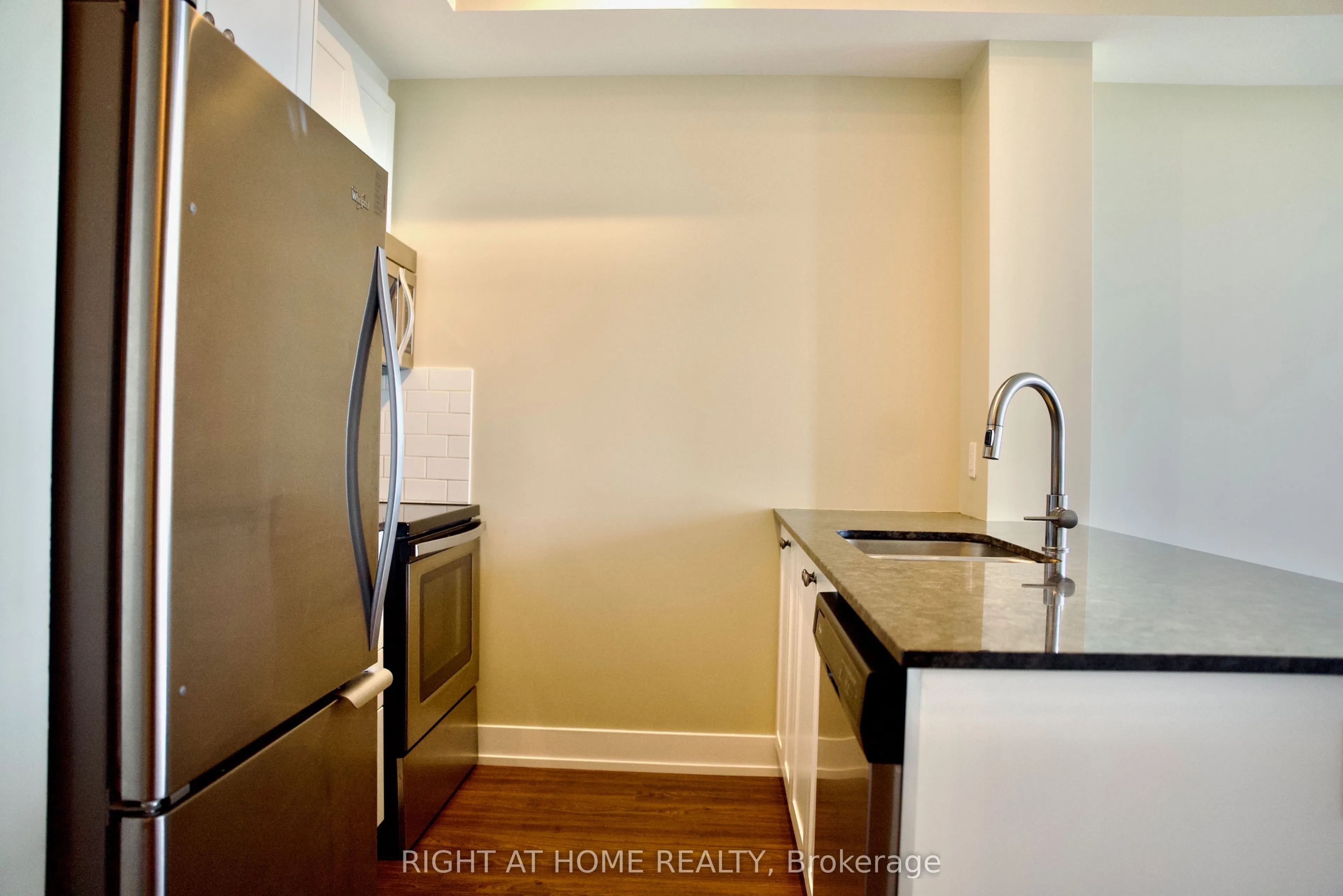 118 Holmwood Avenue #708