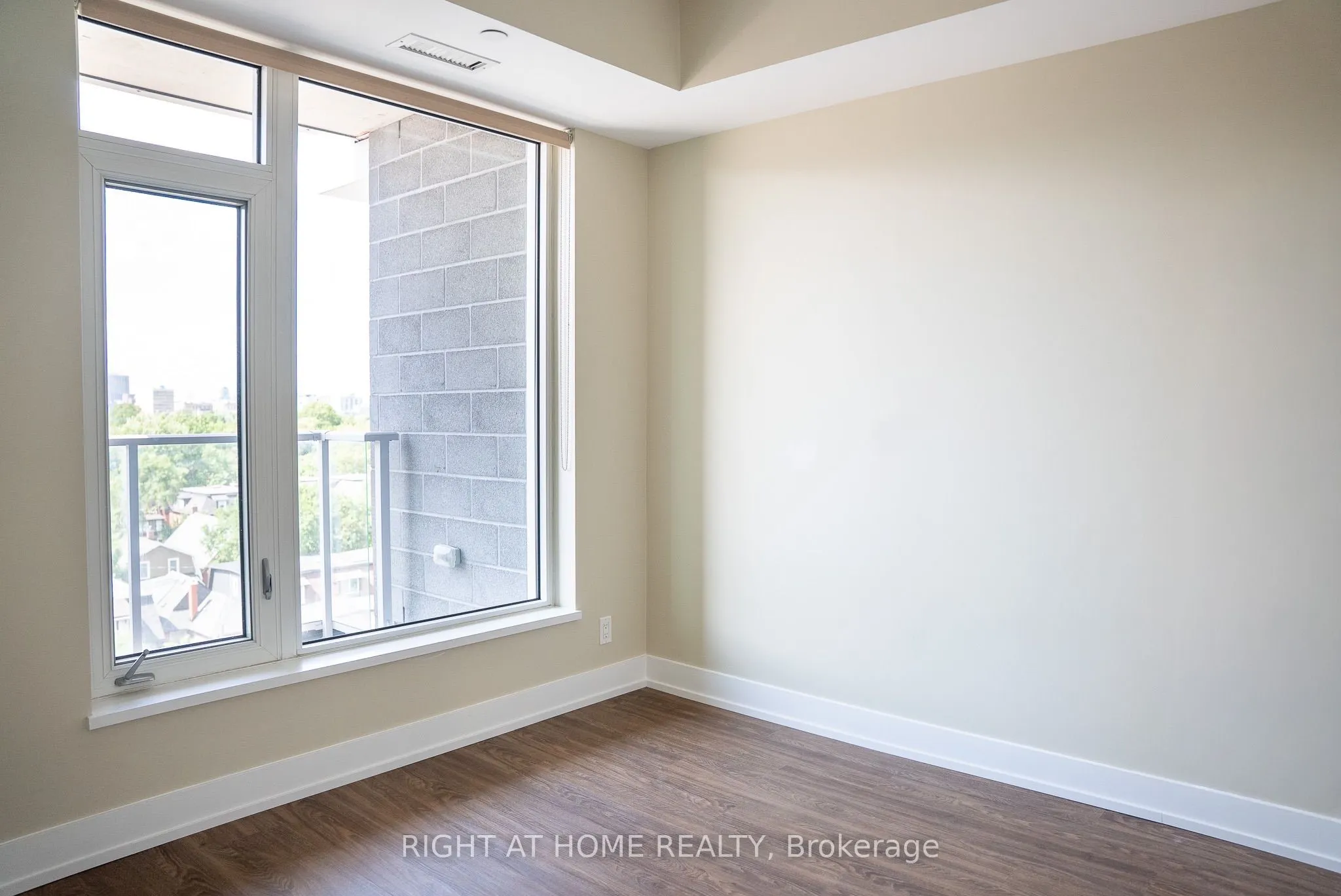 118 Holmwood Avenue #708