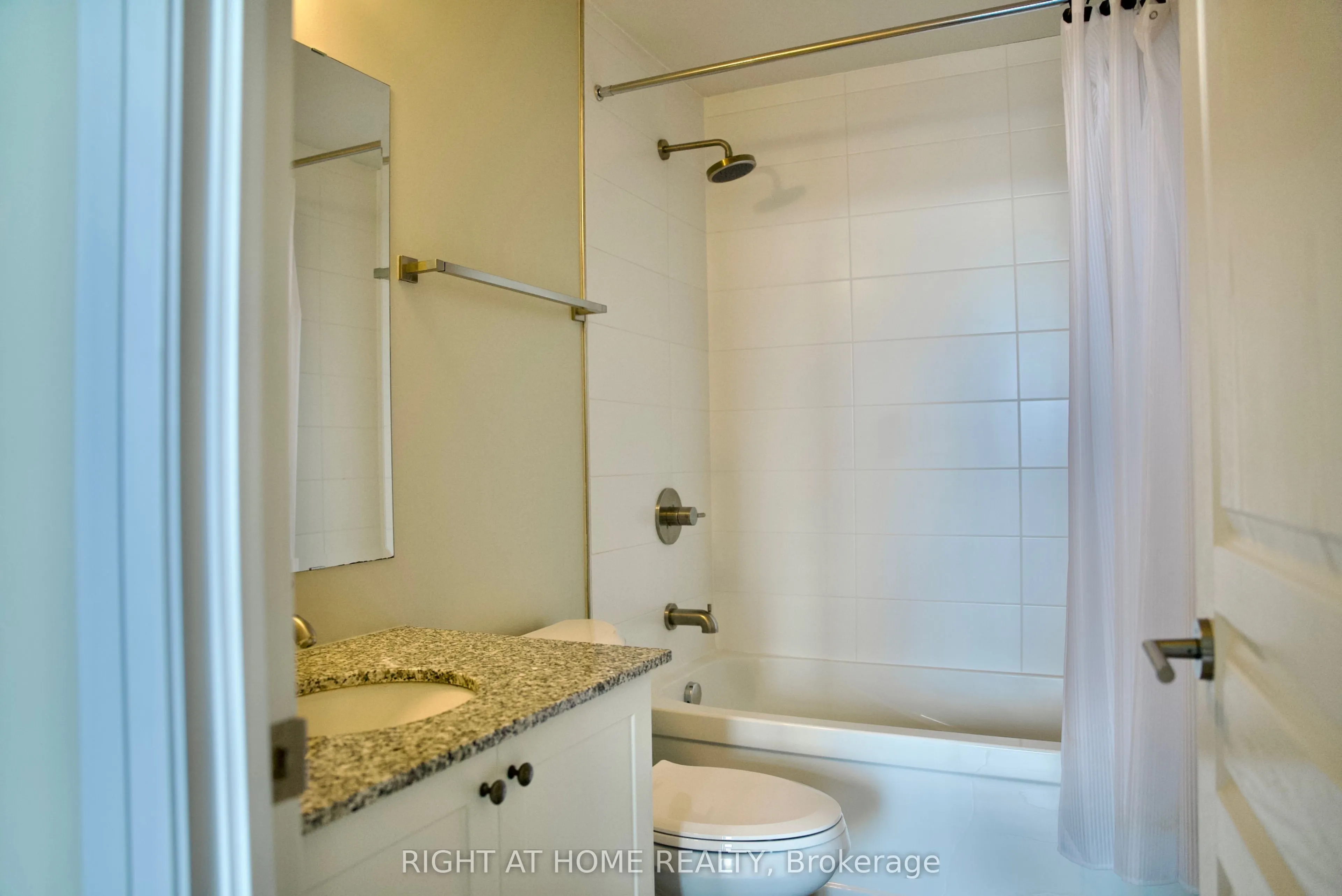 118 Holmwood Avenue #708