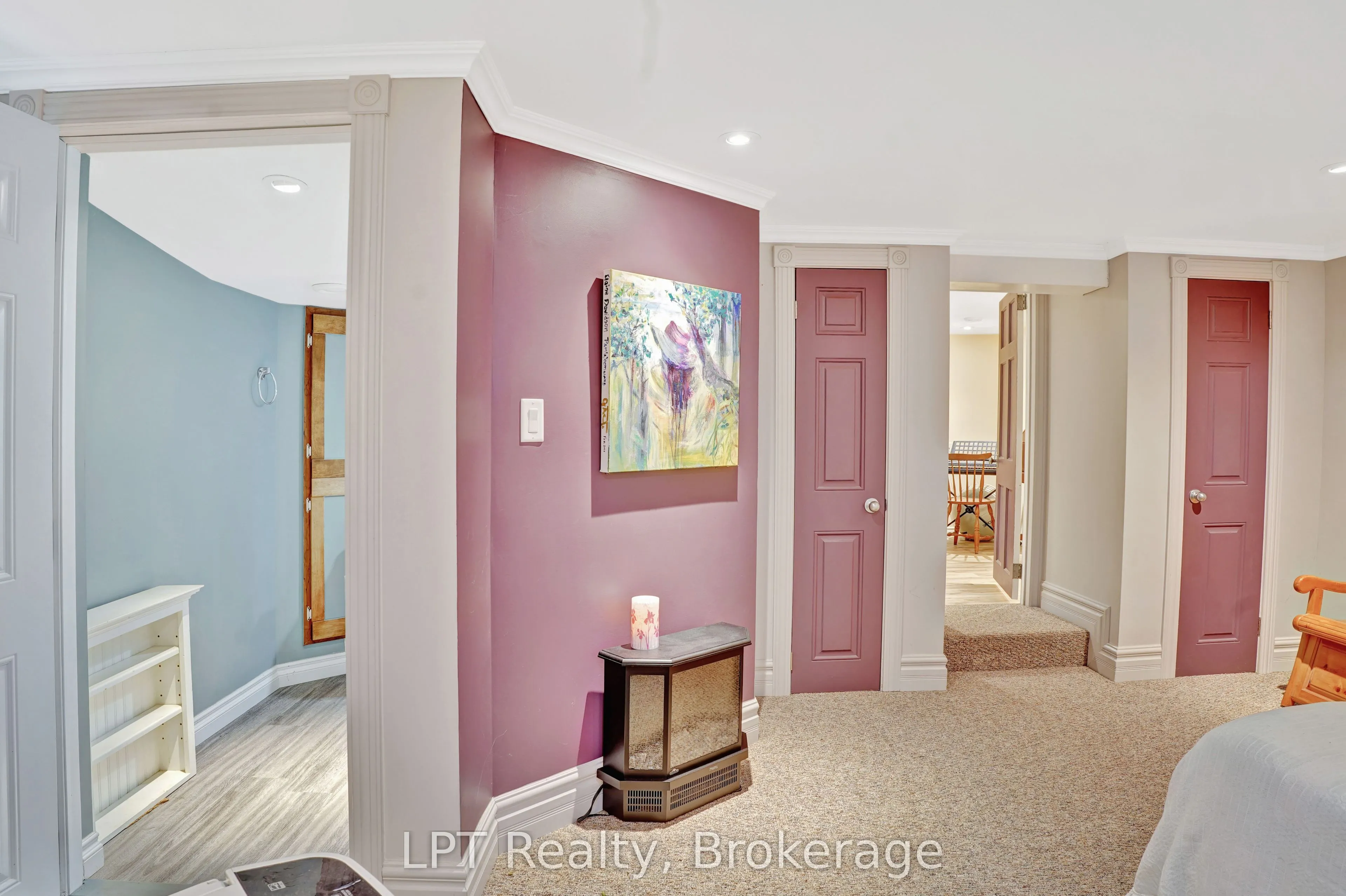 880 16th Street W