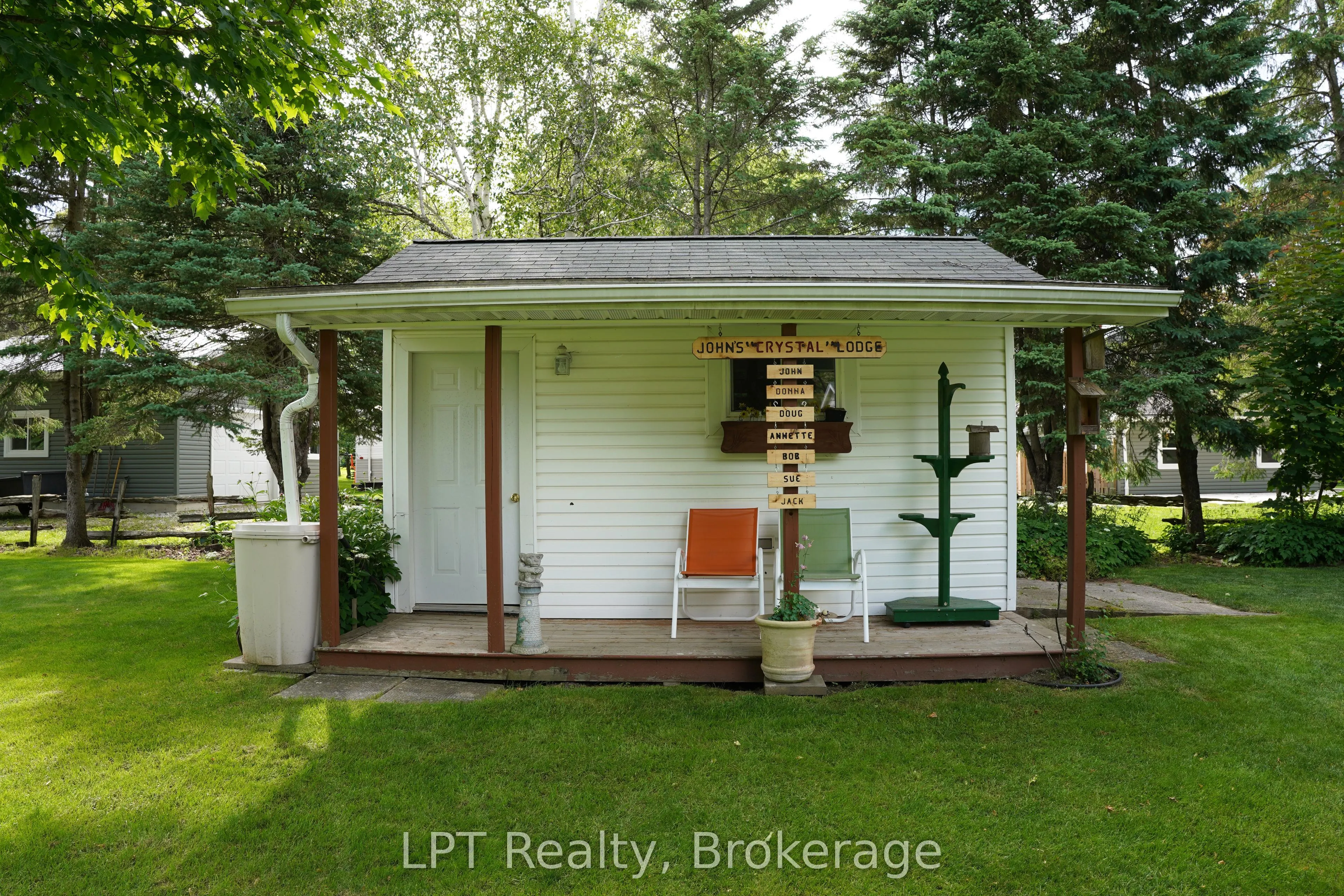 880 16th Street W