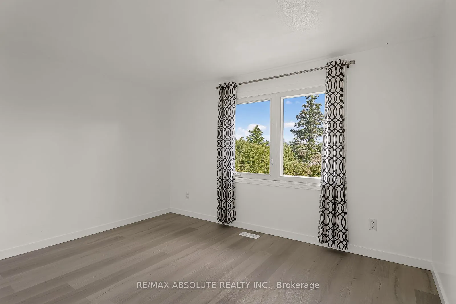 1444 Normandy Crescent