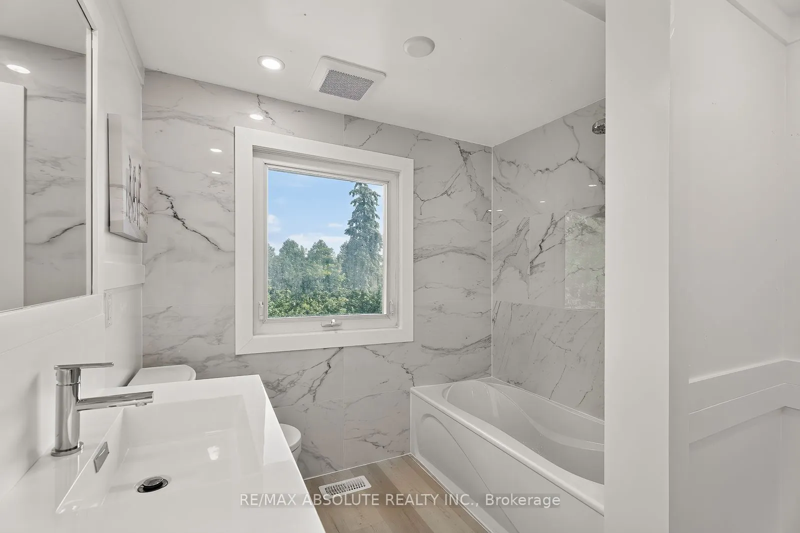 1444 Normandy Crescent