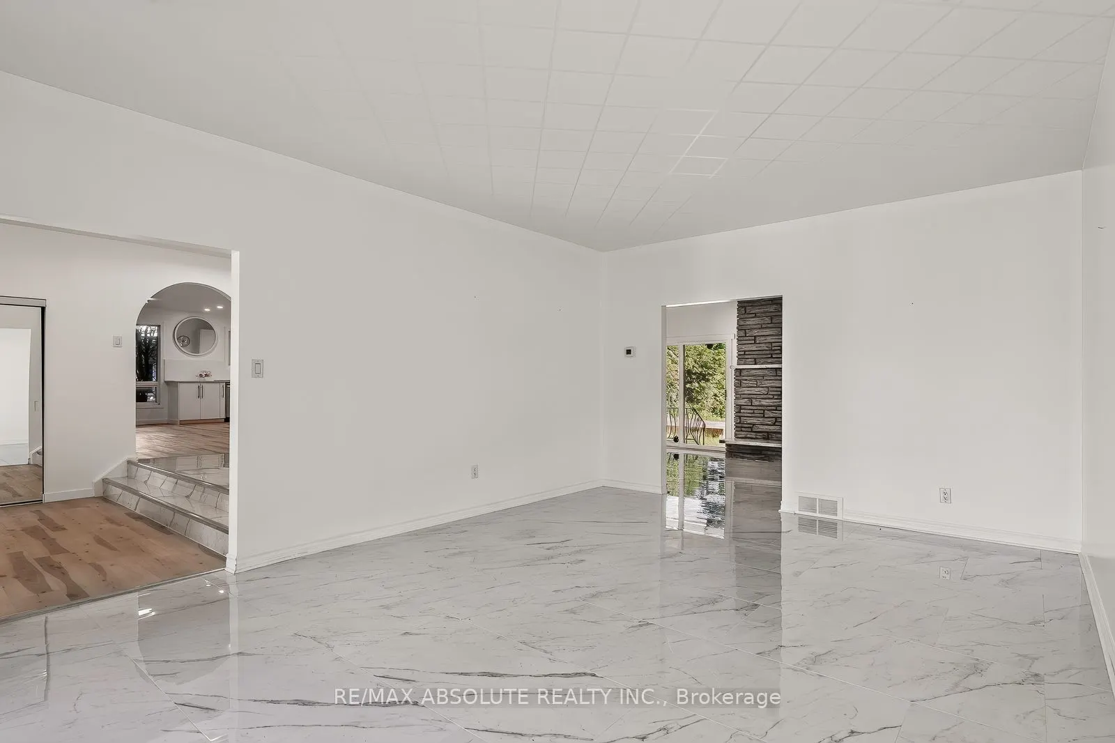 1444 Normandy Crescent