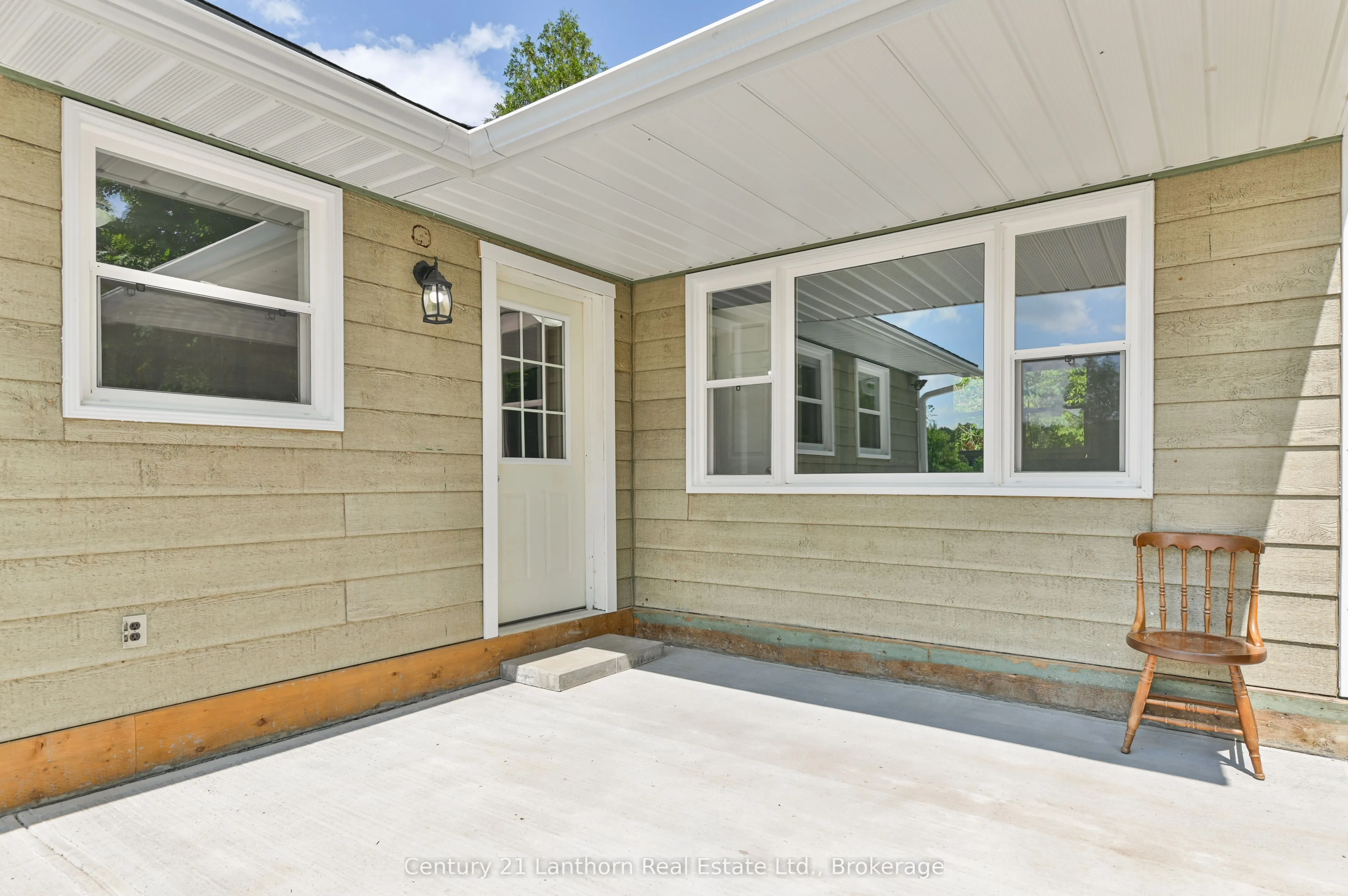 932 Hunt Club Road