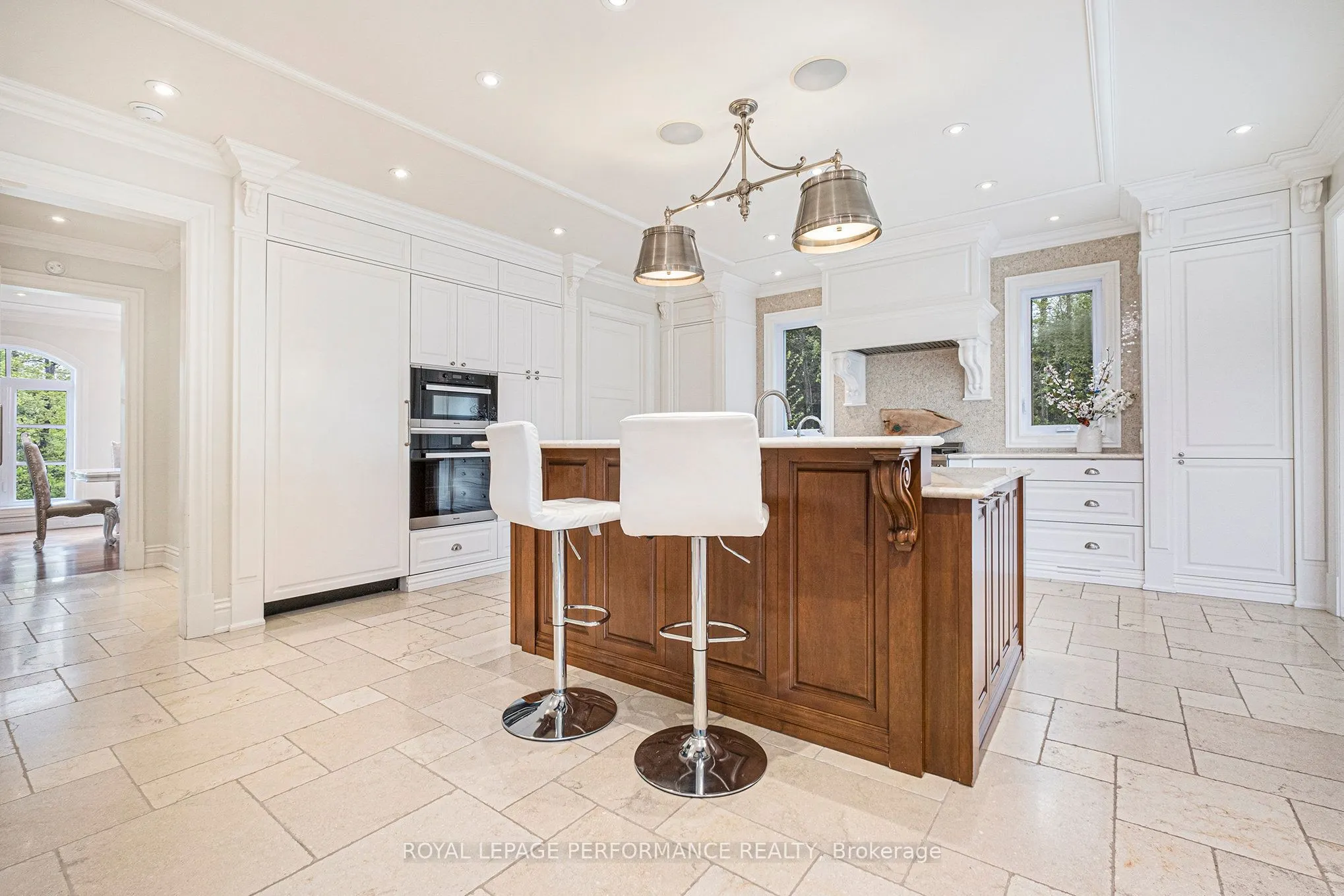 1413 BLACKHORSE Court