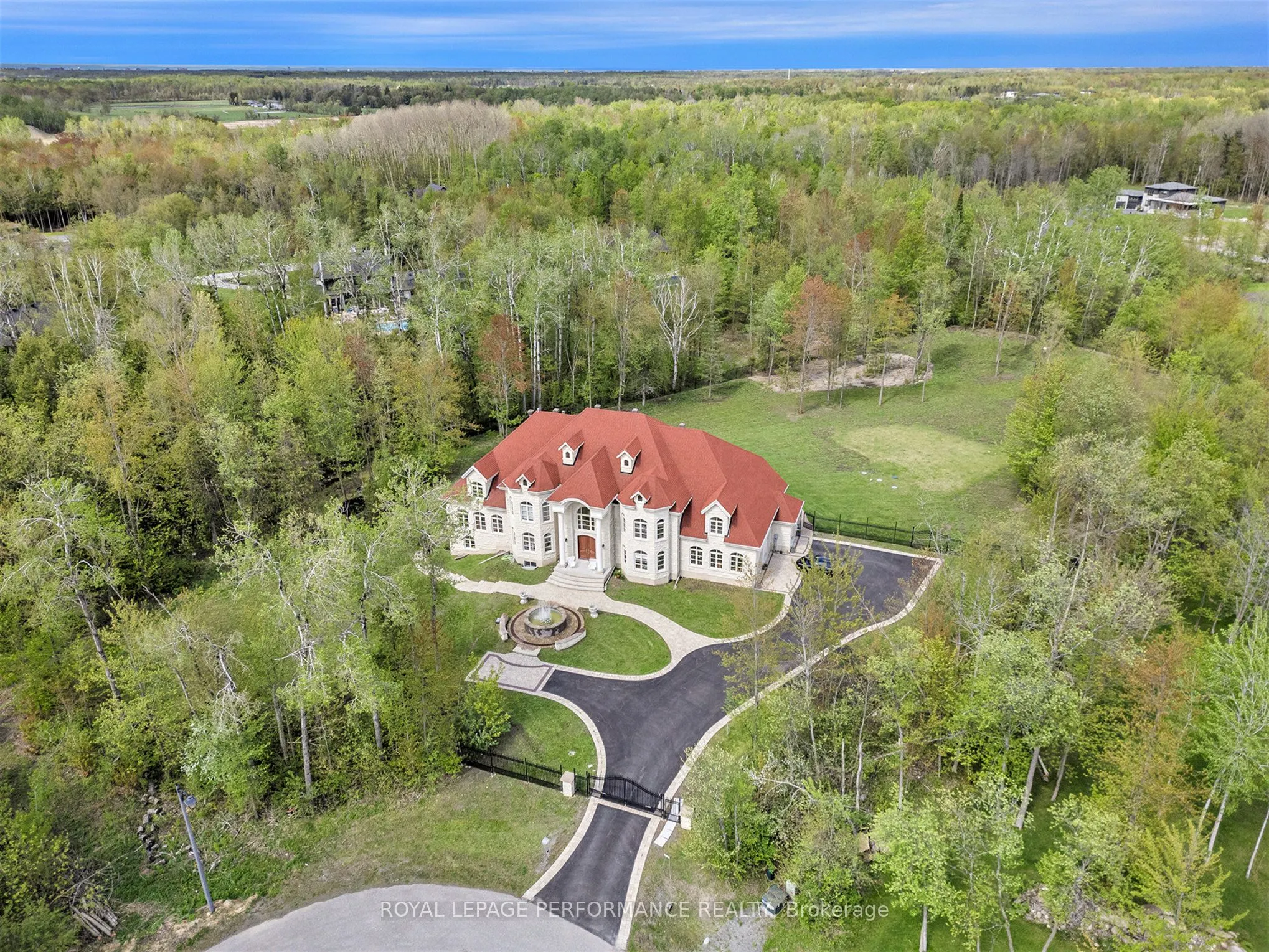 1413 BLACKHORSE Court