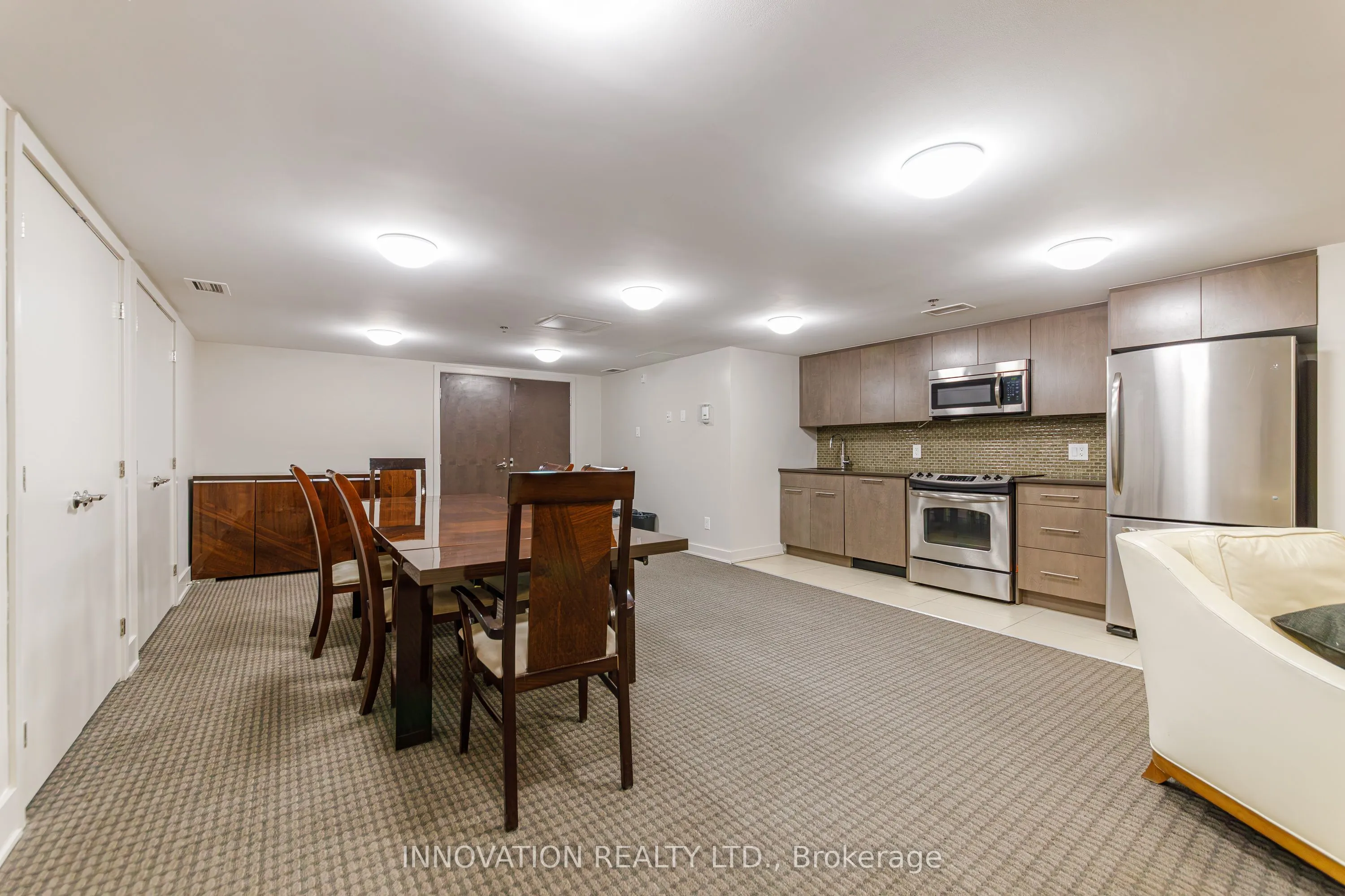 88 RICHMOND Road #209