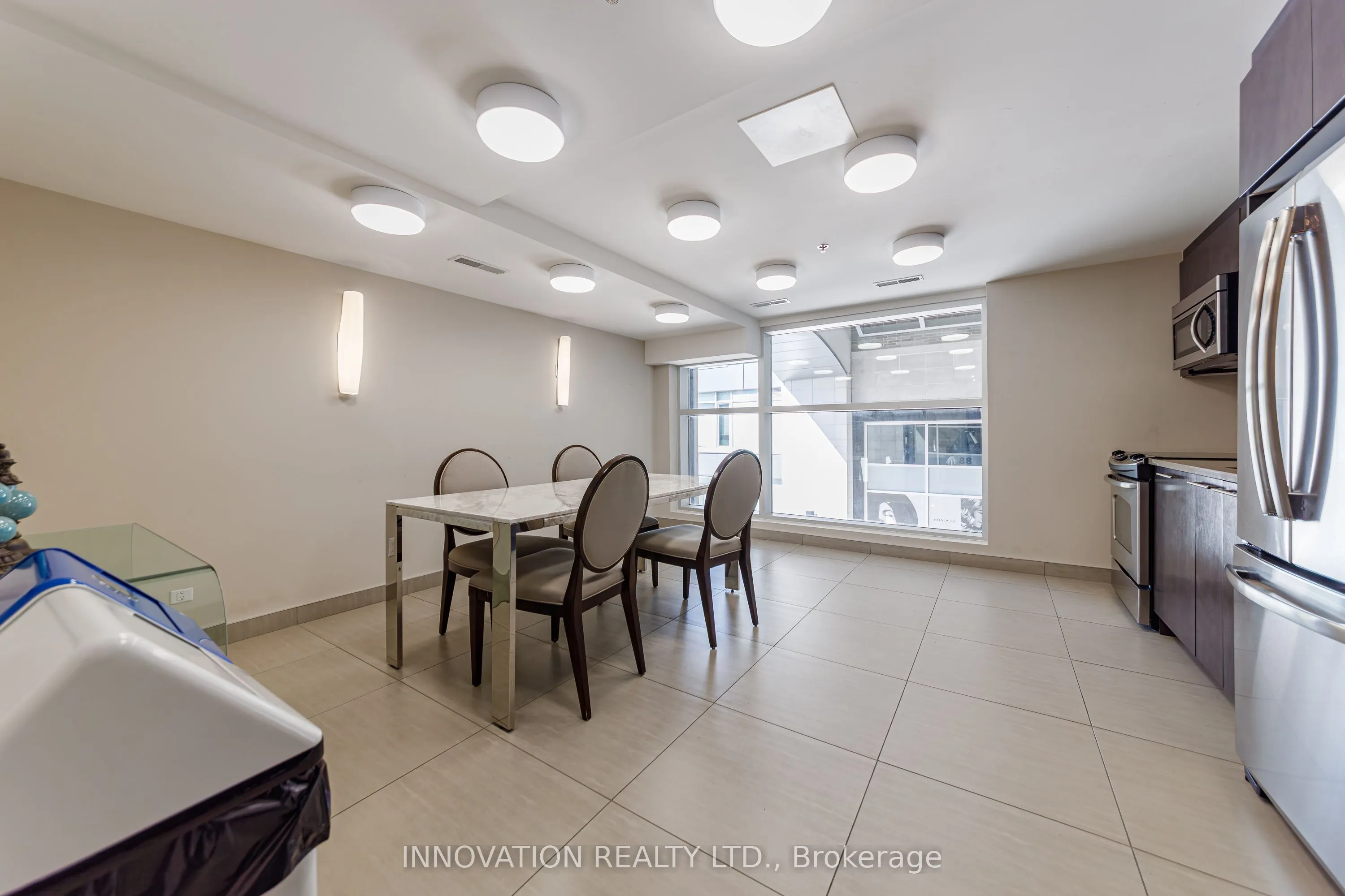 88 RICHMOND Road #209