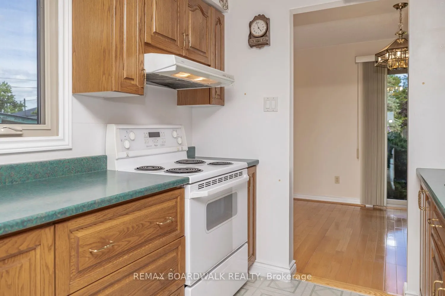104 Avenue 4a