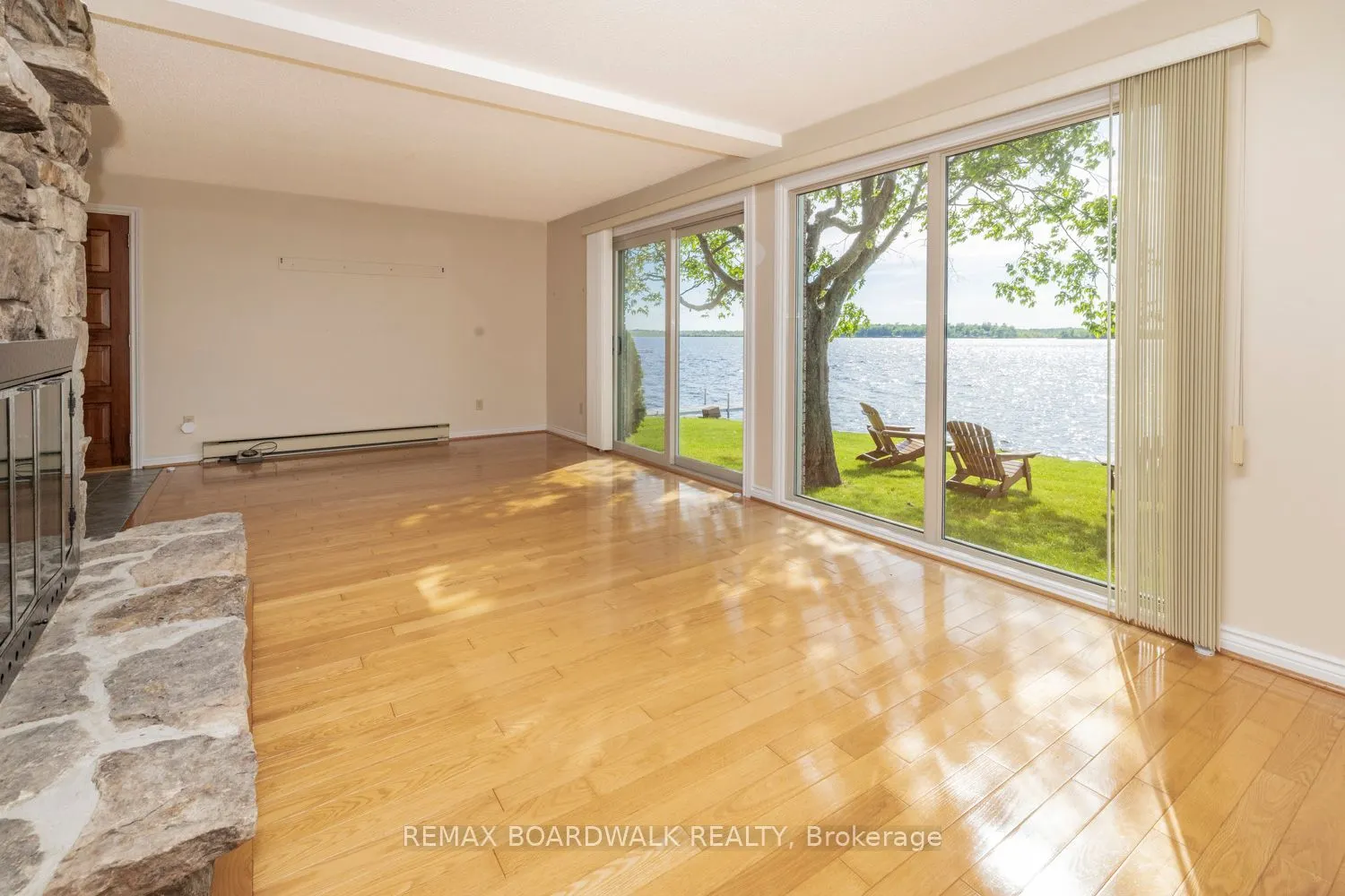 104 Avenue 4a