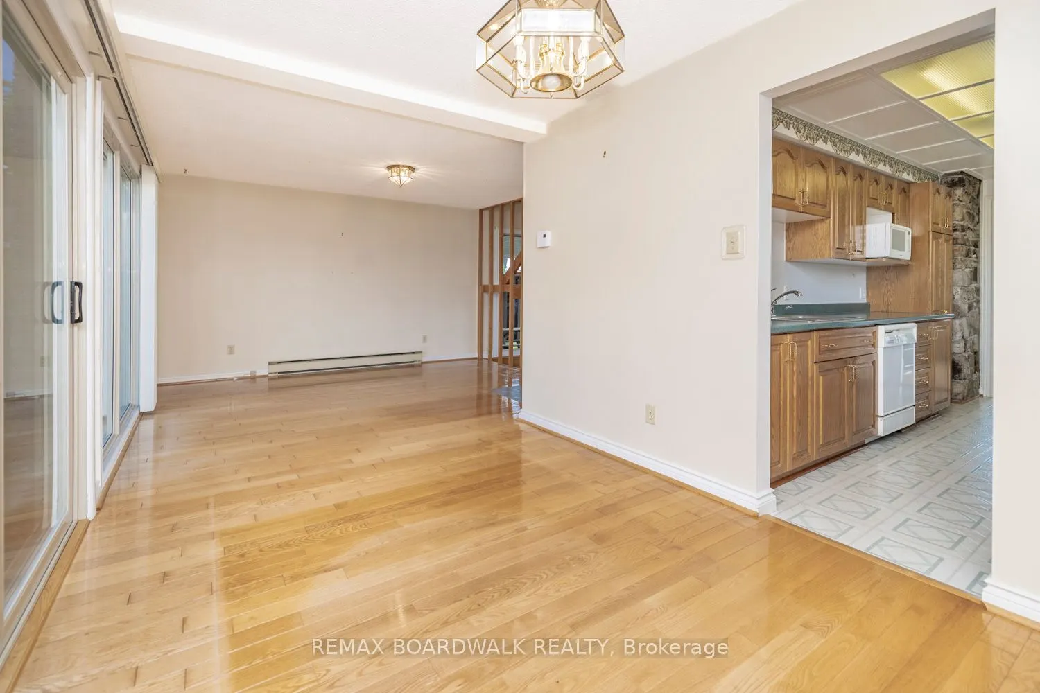 104 Avenue 4a