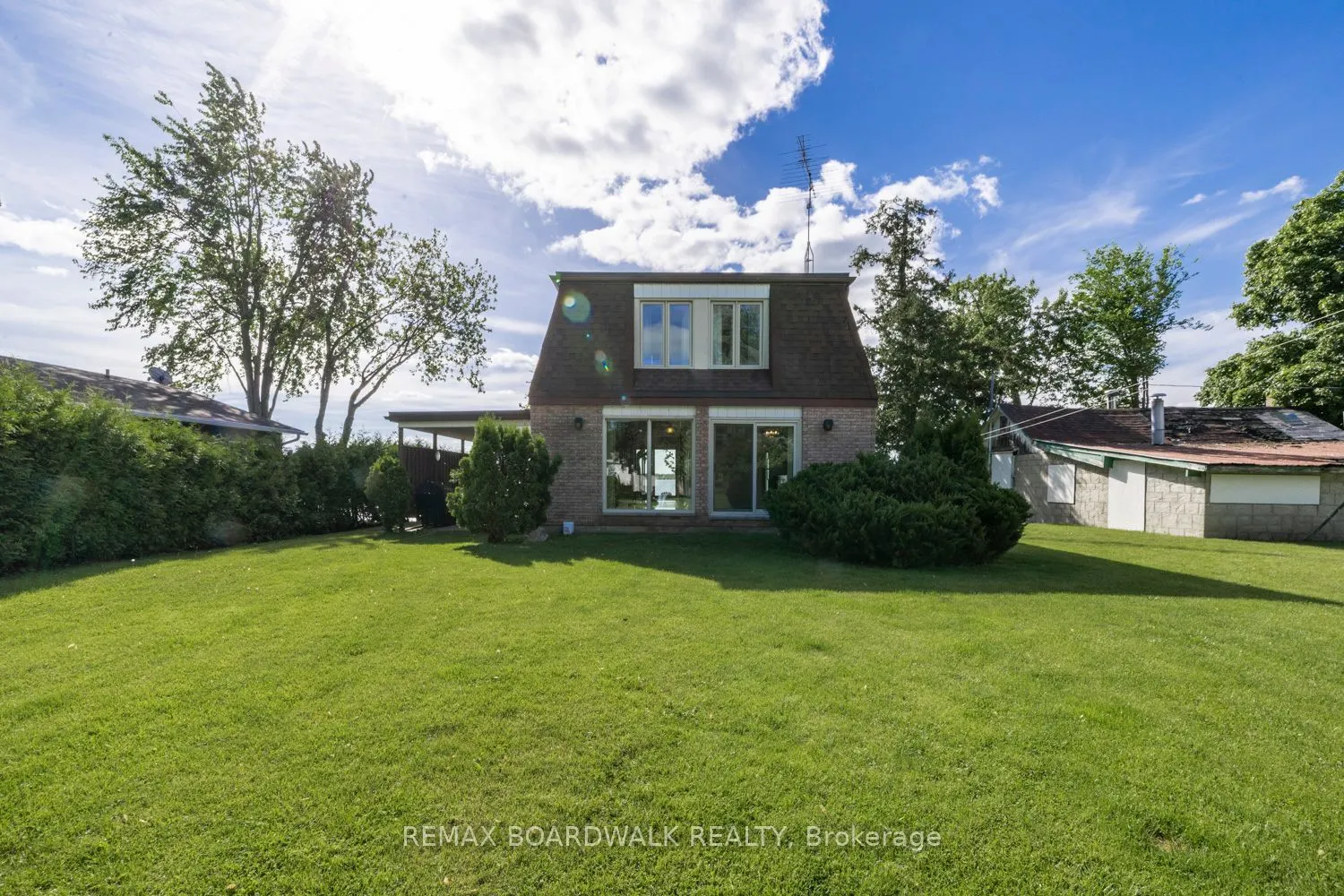 104 Avenue 4a