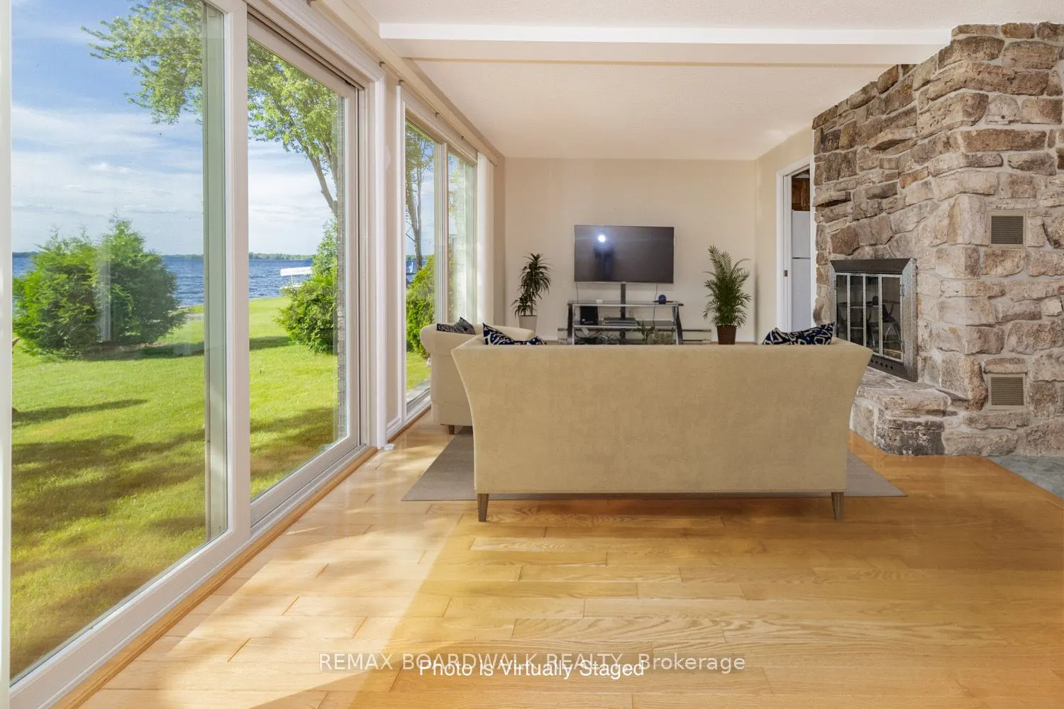 104 Avenue 4a