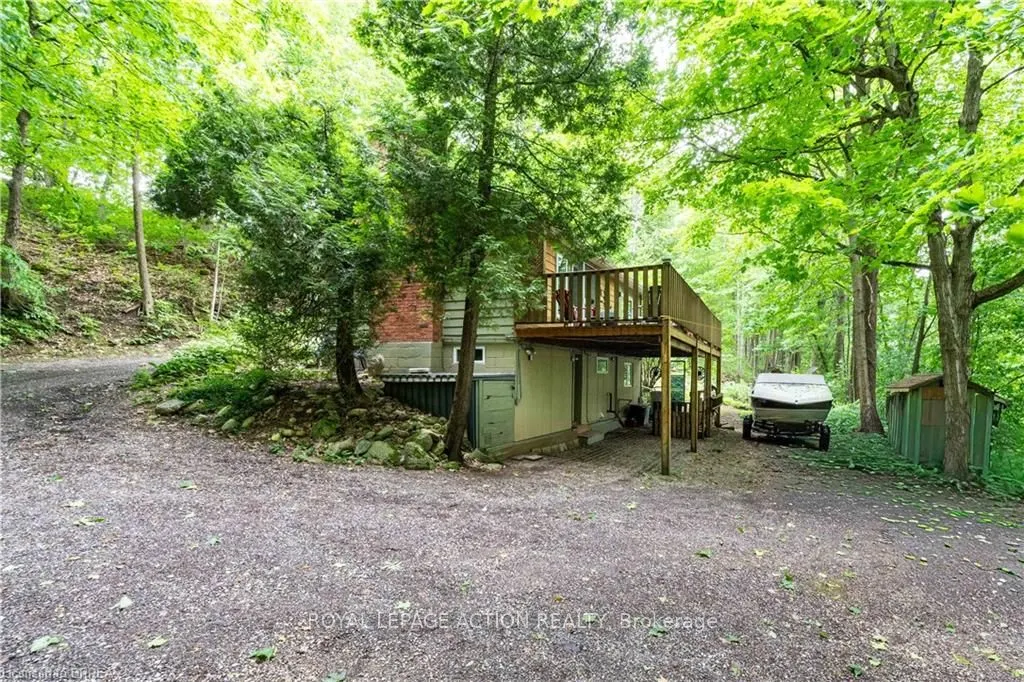 551 East River Road