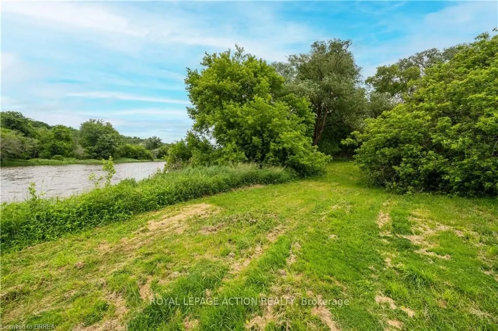 551 East River Road