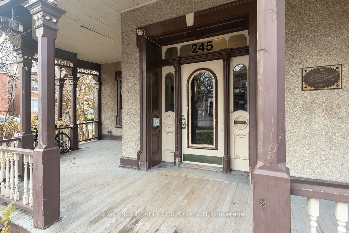 245 Laurier Avenue E