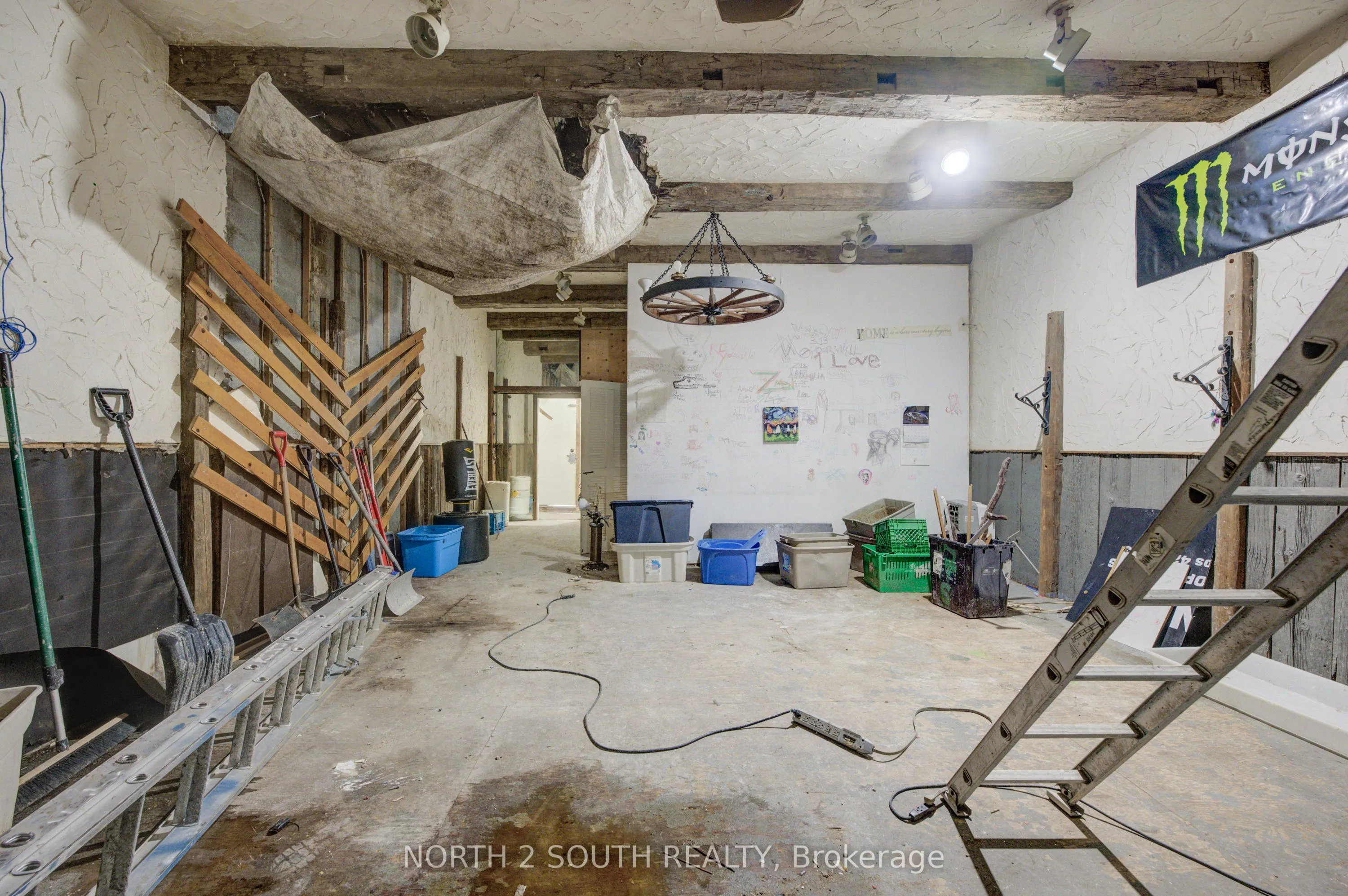 36 Norfolk Street S