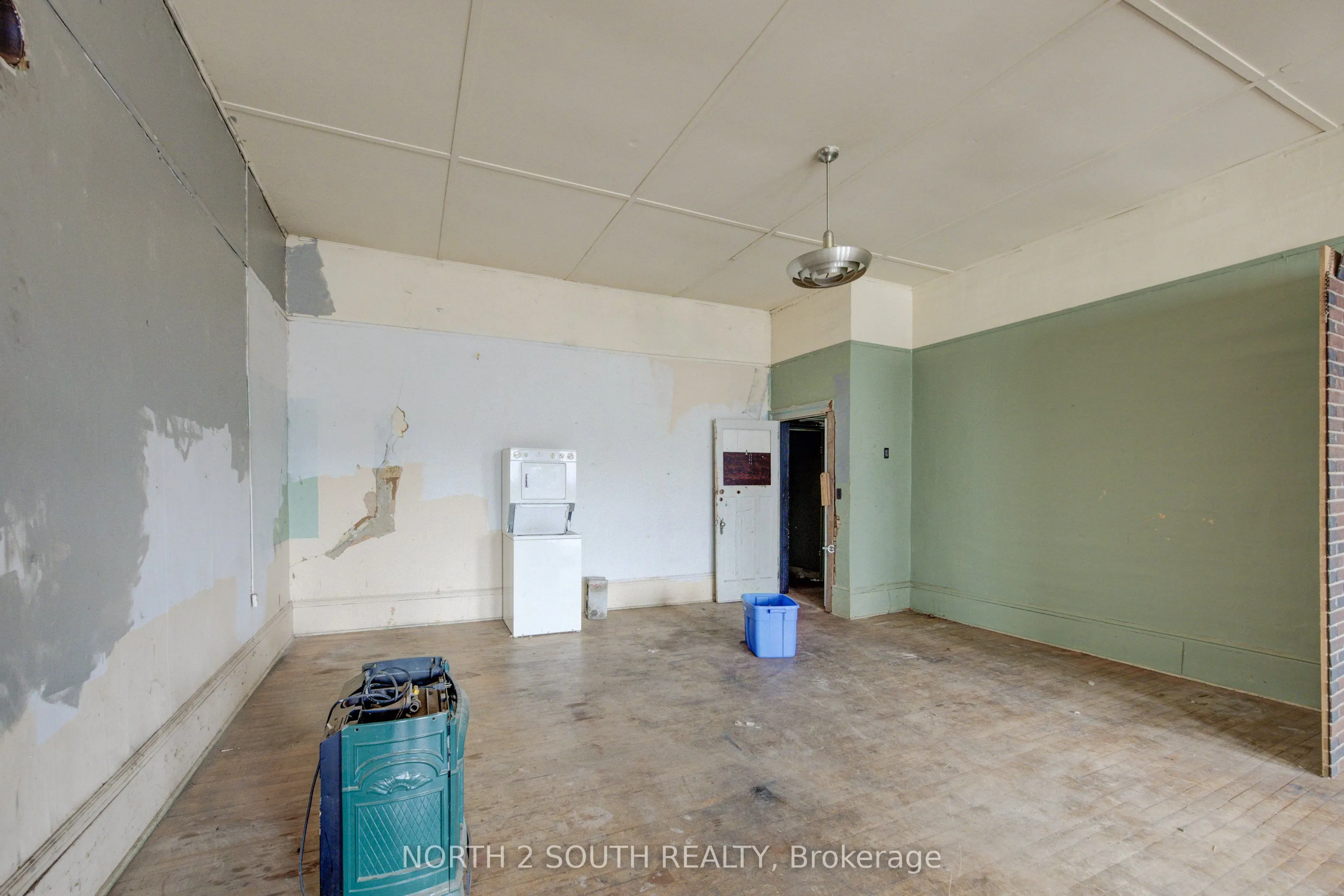 36 Norfolk Street S