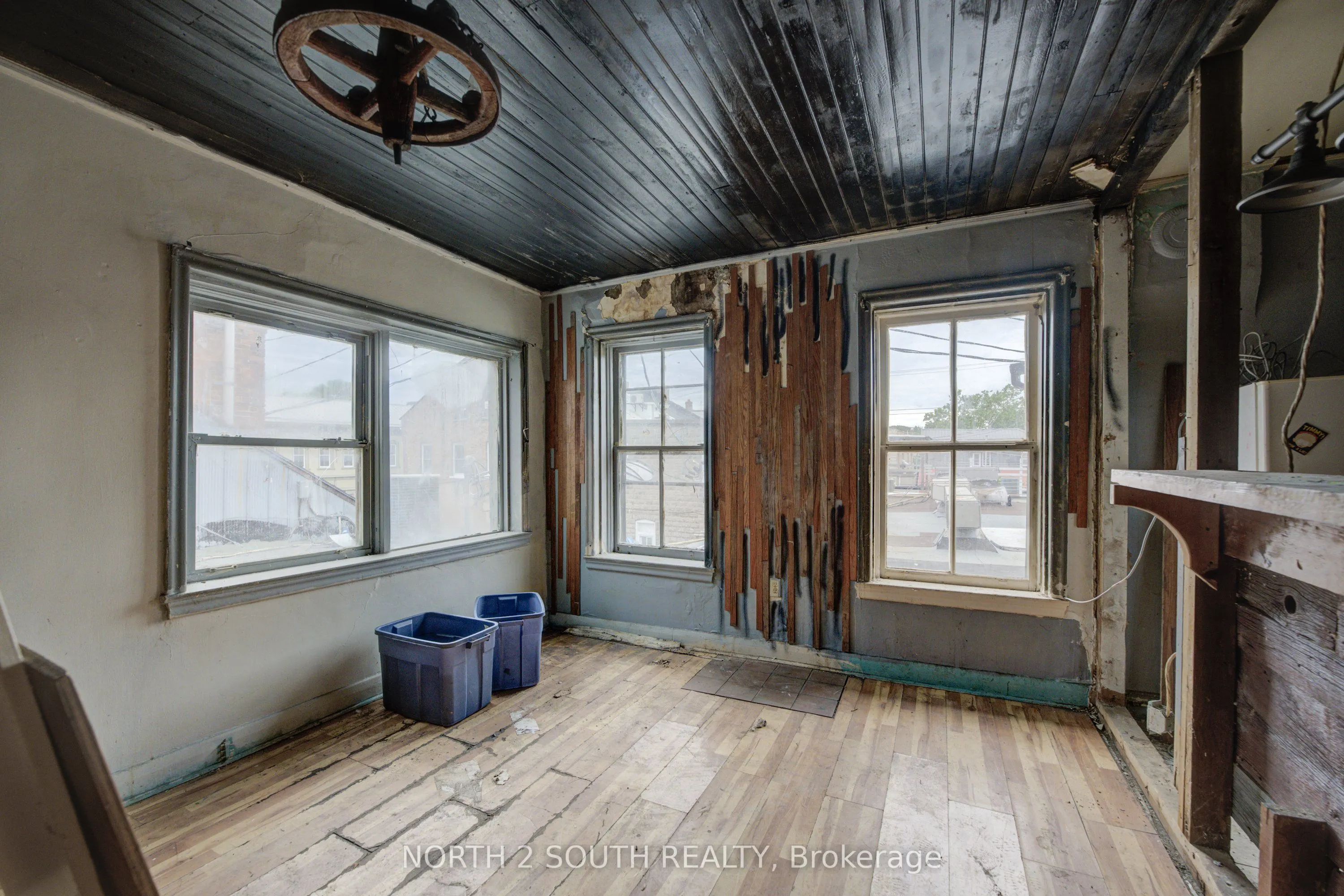36 Norfolk Street S