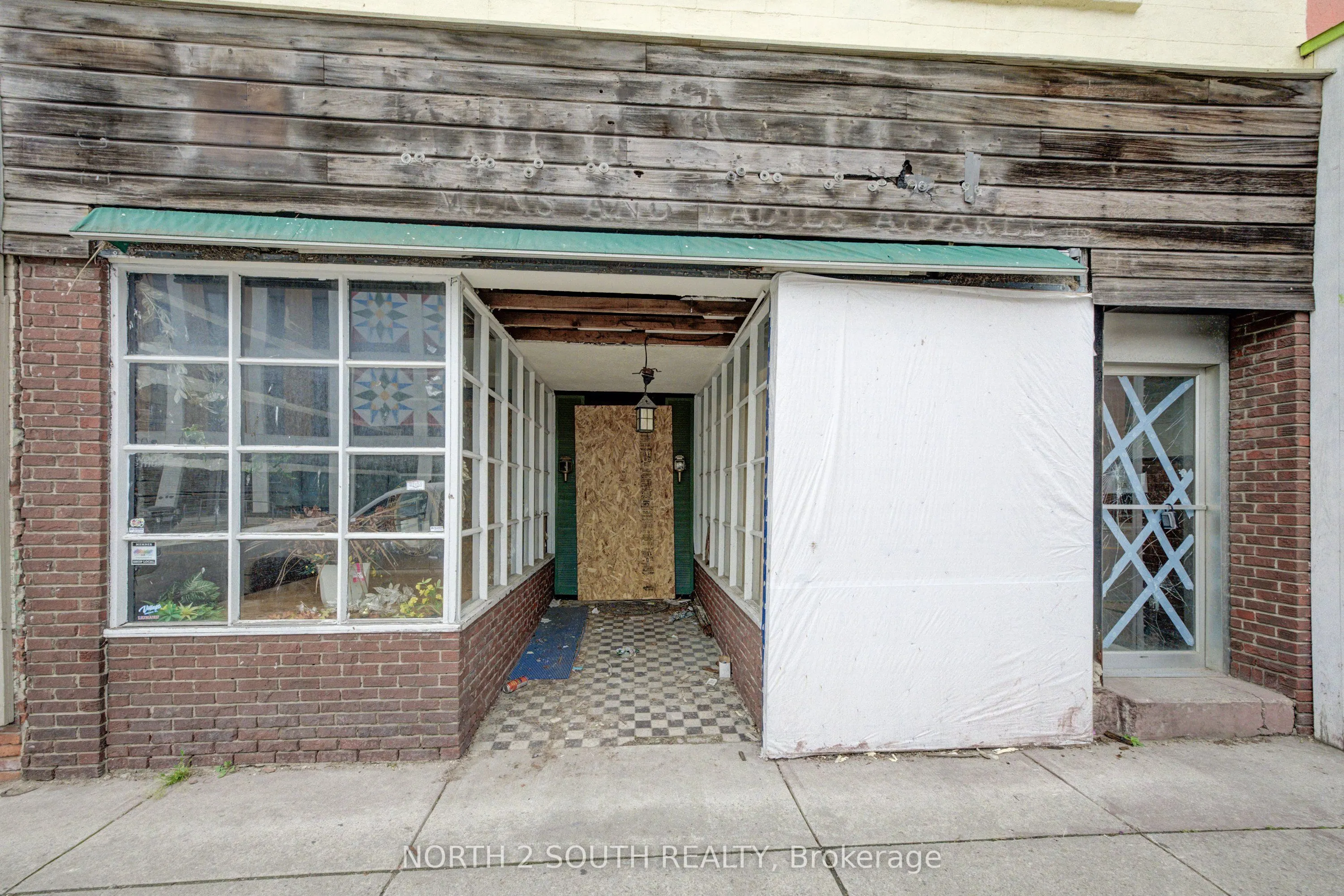 36 Norfolk Street S