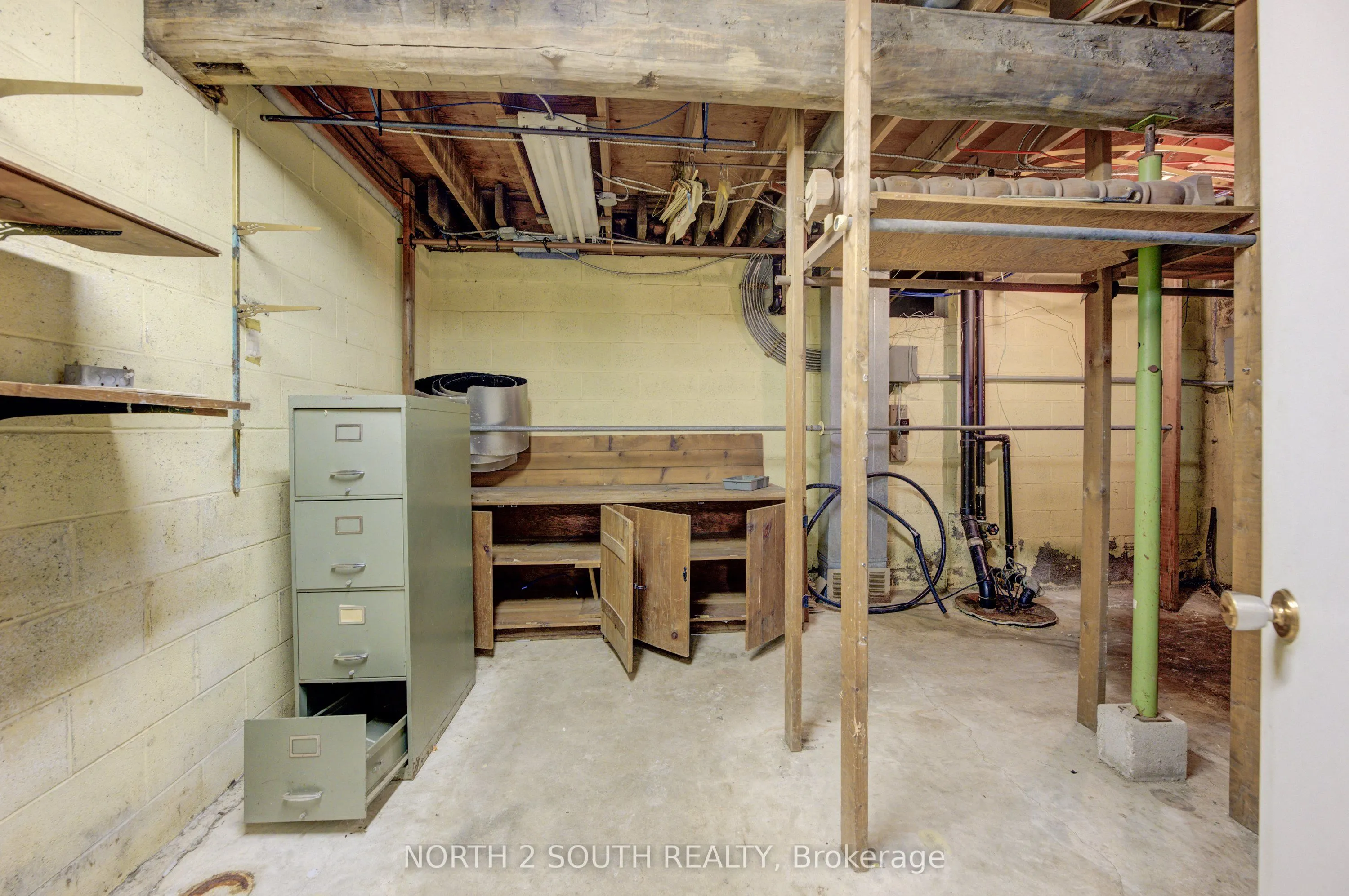 36 Norfolk Street S