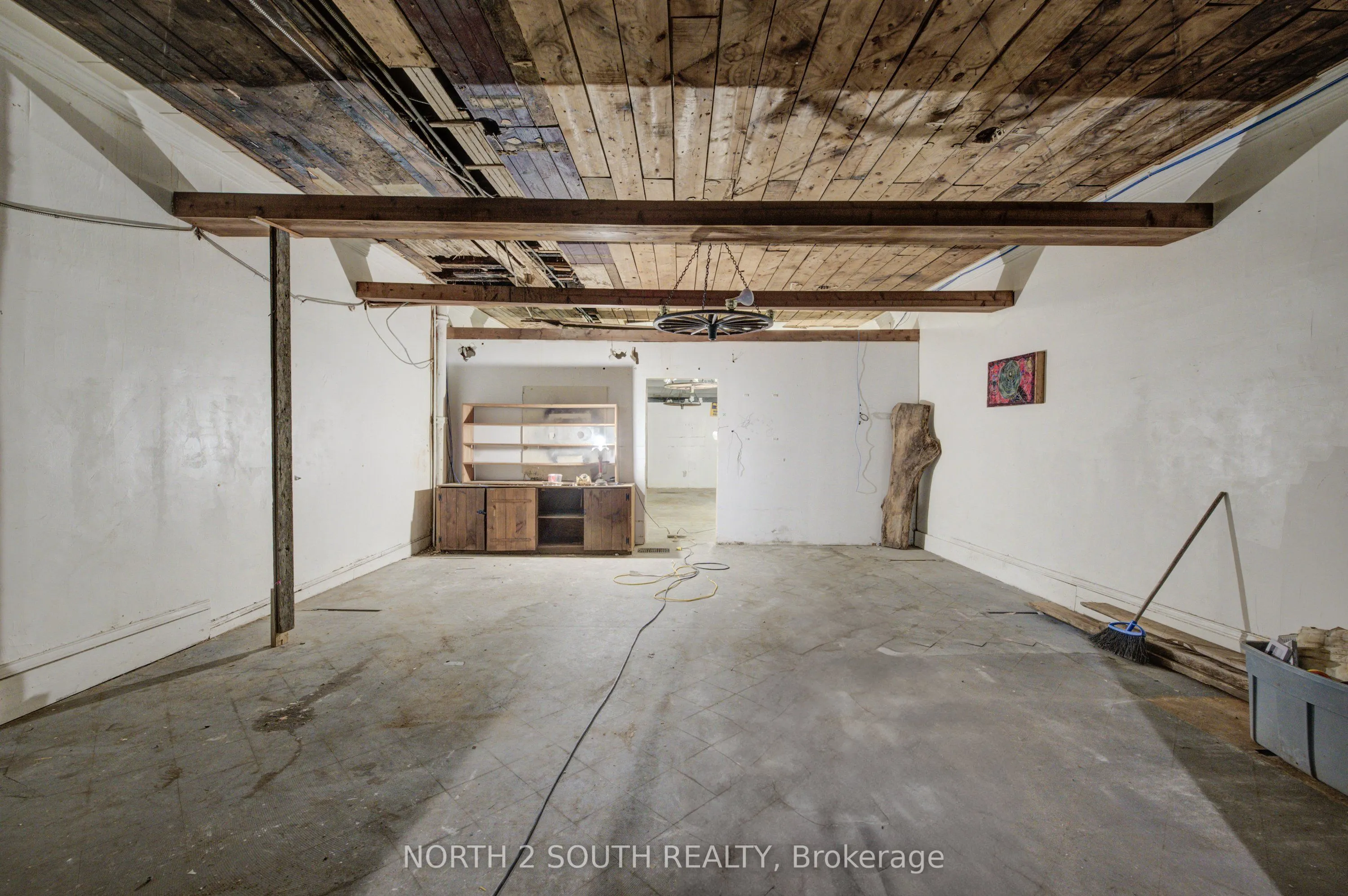 36 Norfolk Street S