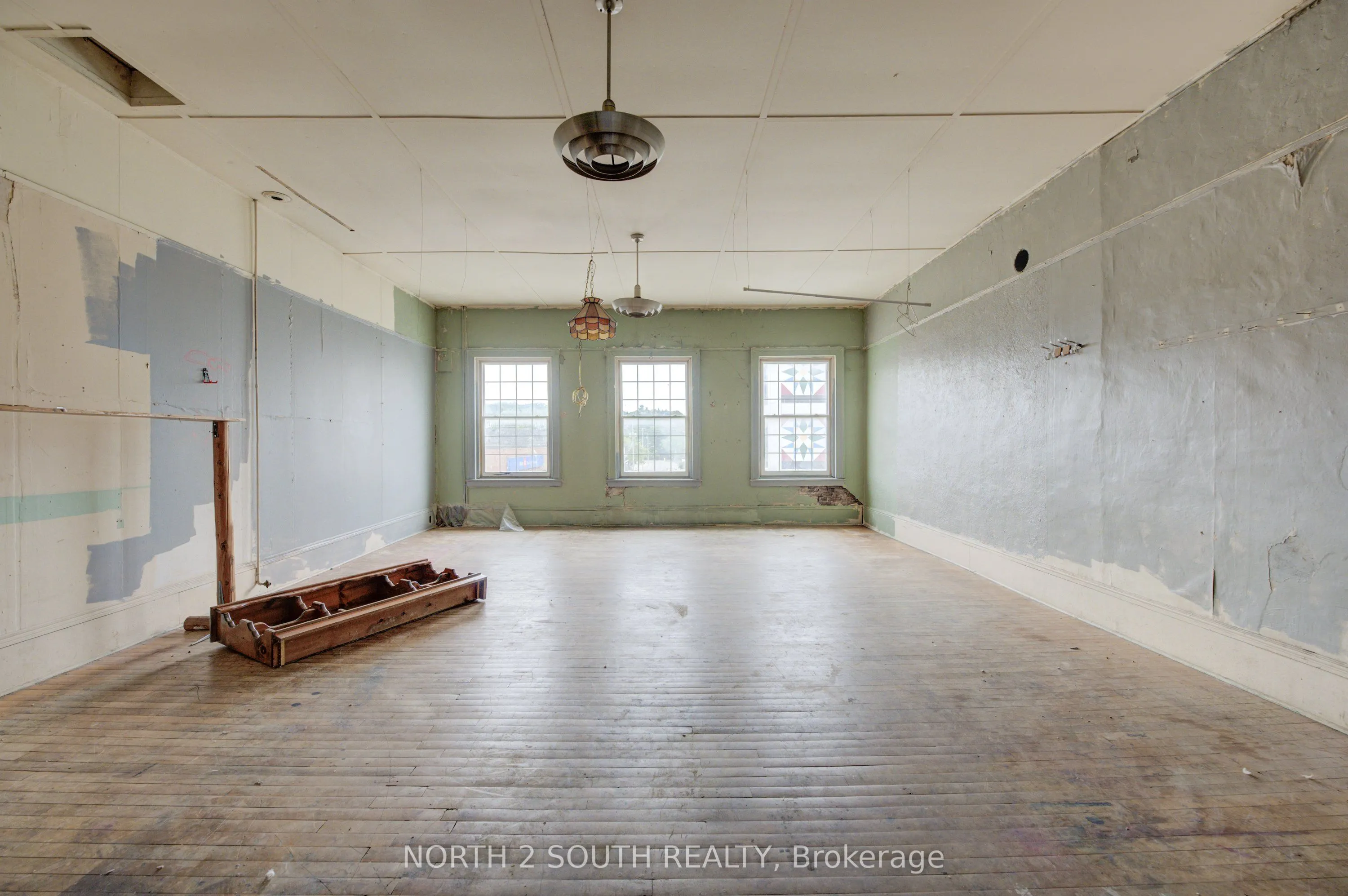 36 Norfolk Street S