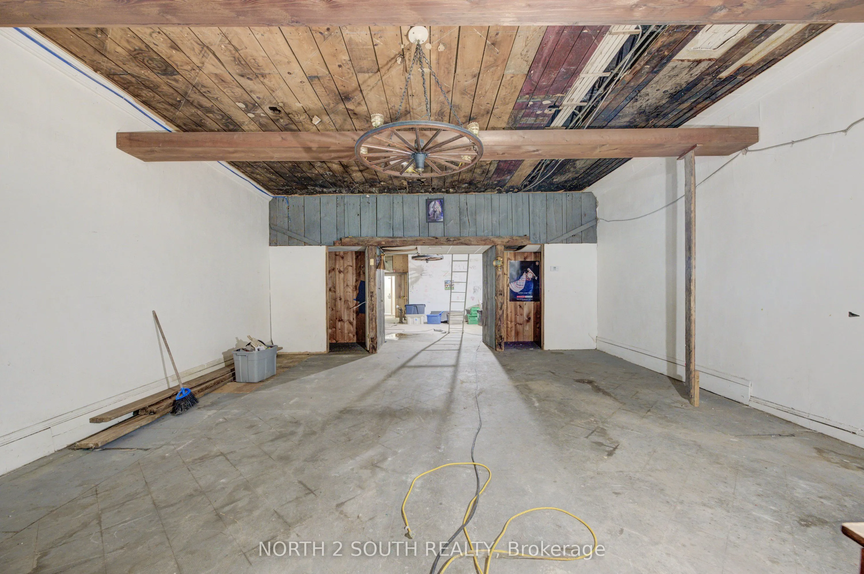 36 Norfolk Street S