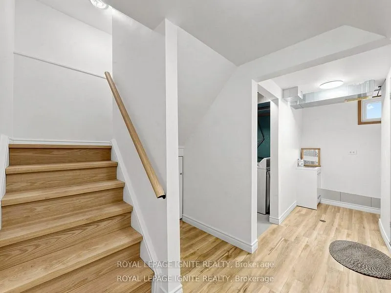 6 Upton Crescent