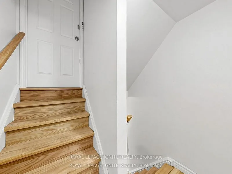 6 Upton Crescent