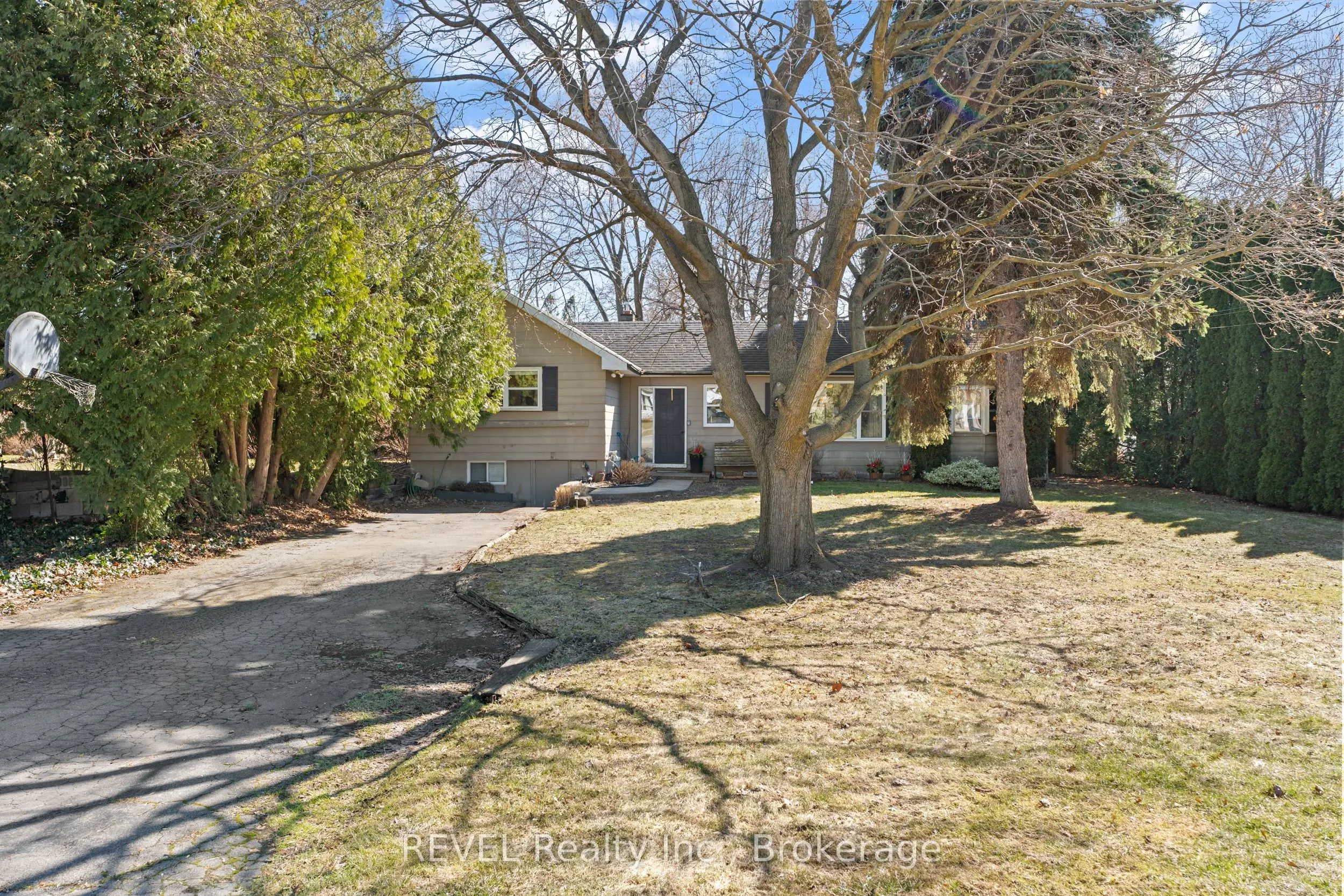 639 Penner Street
