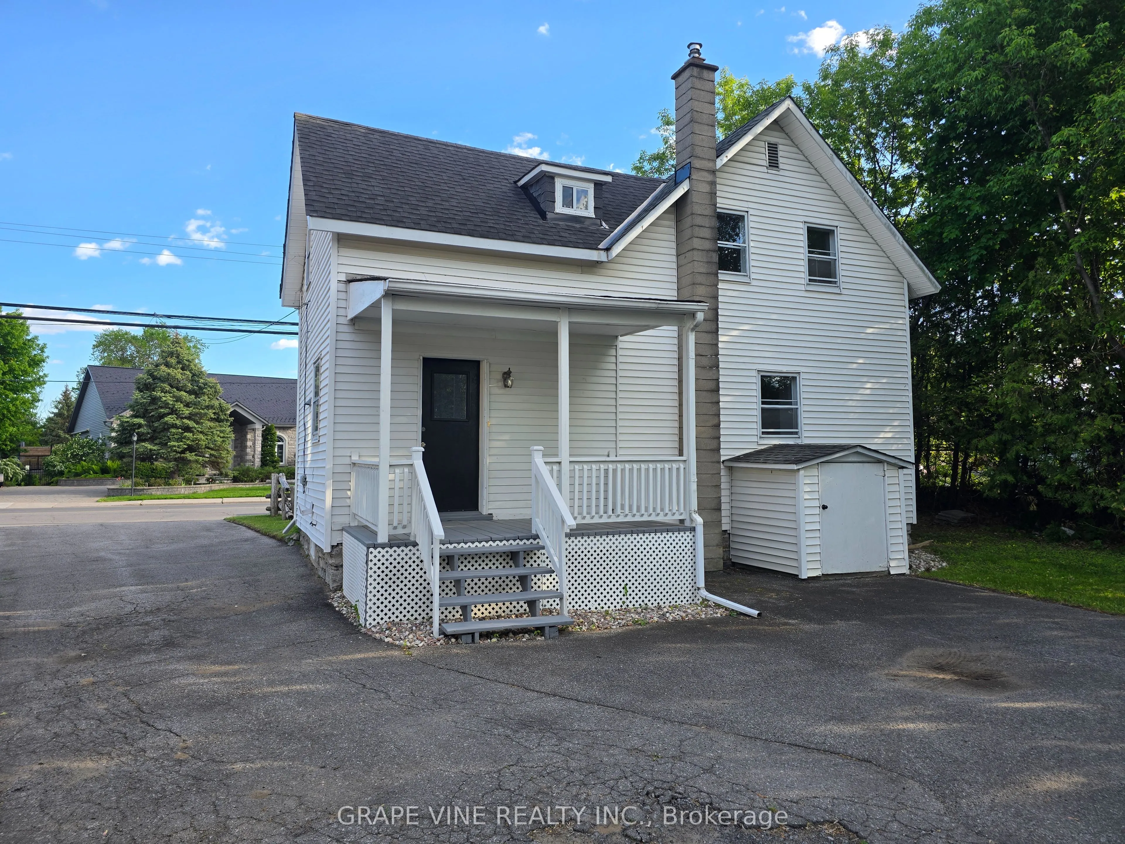 814 Laurier Street