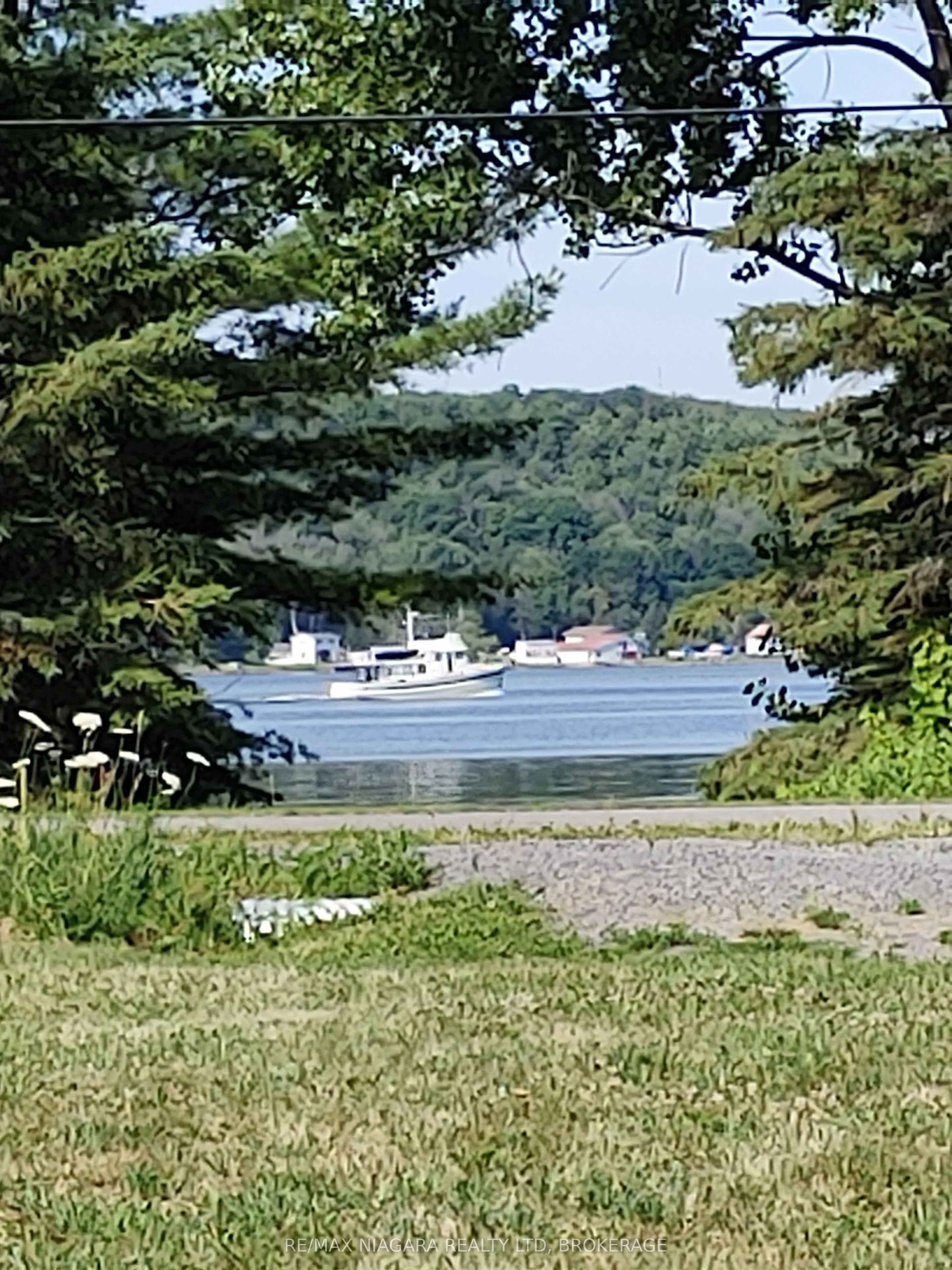 48 Youngs Point Road