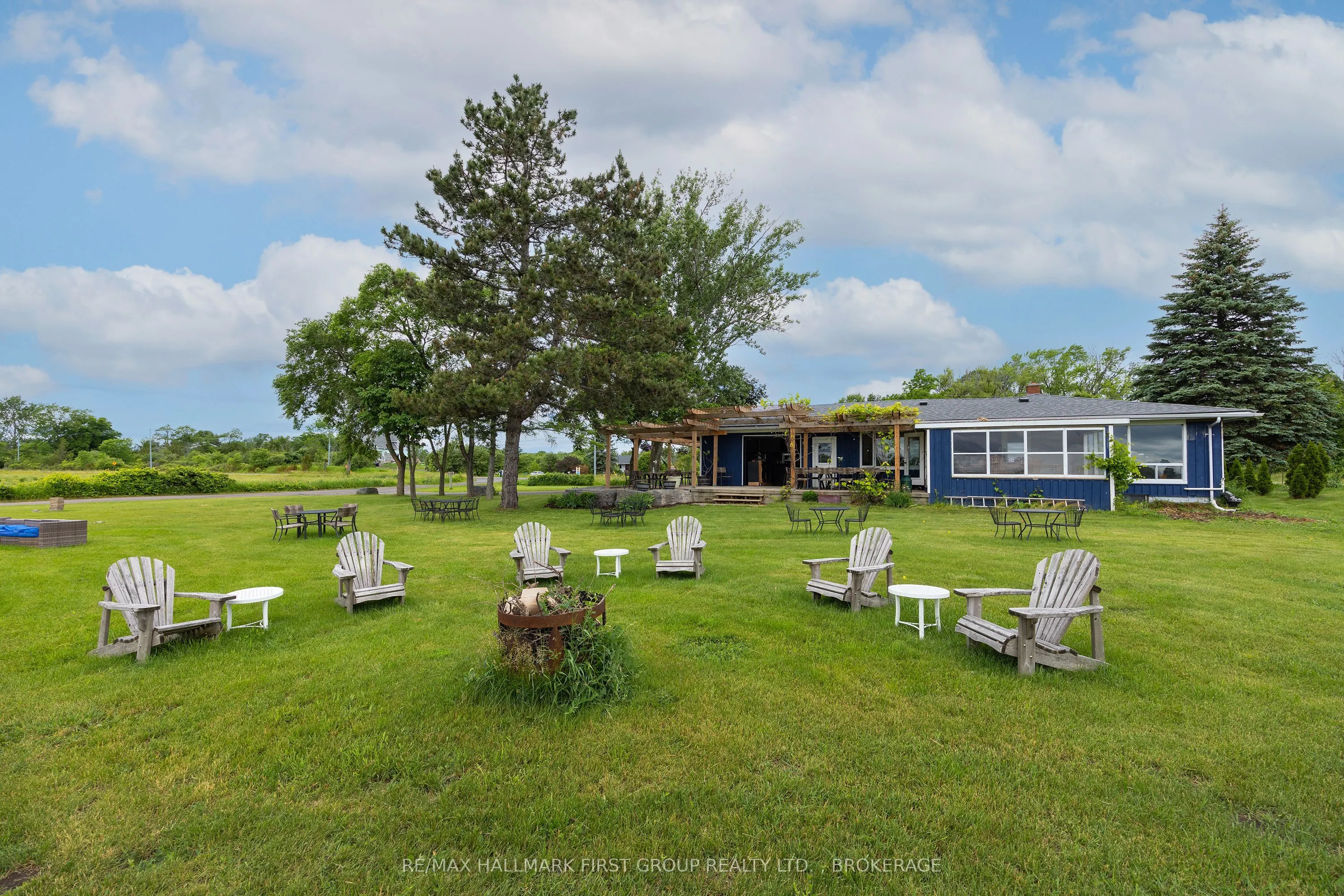 9656 Loyalist Parkway