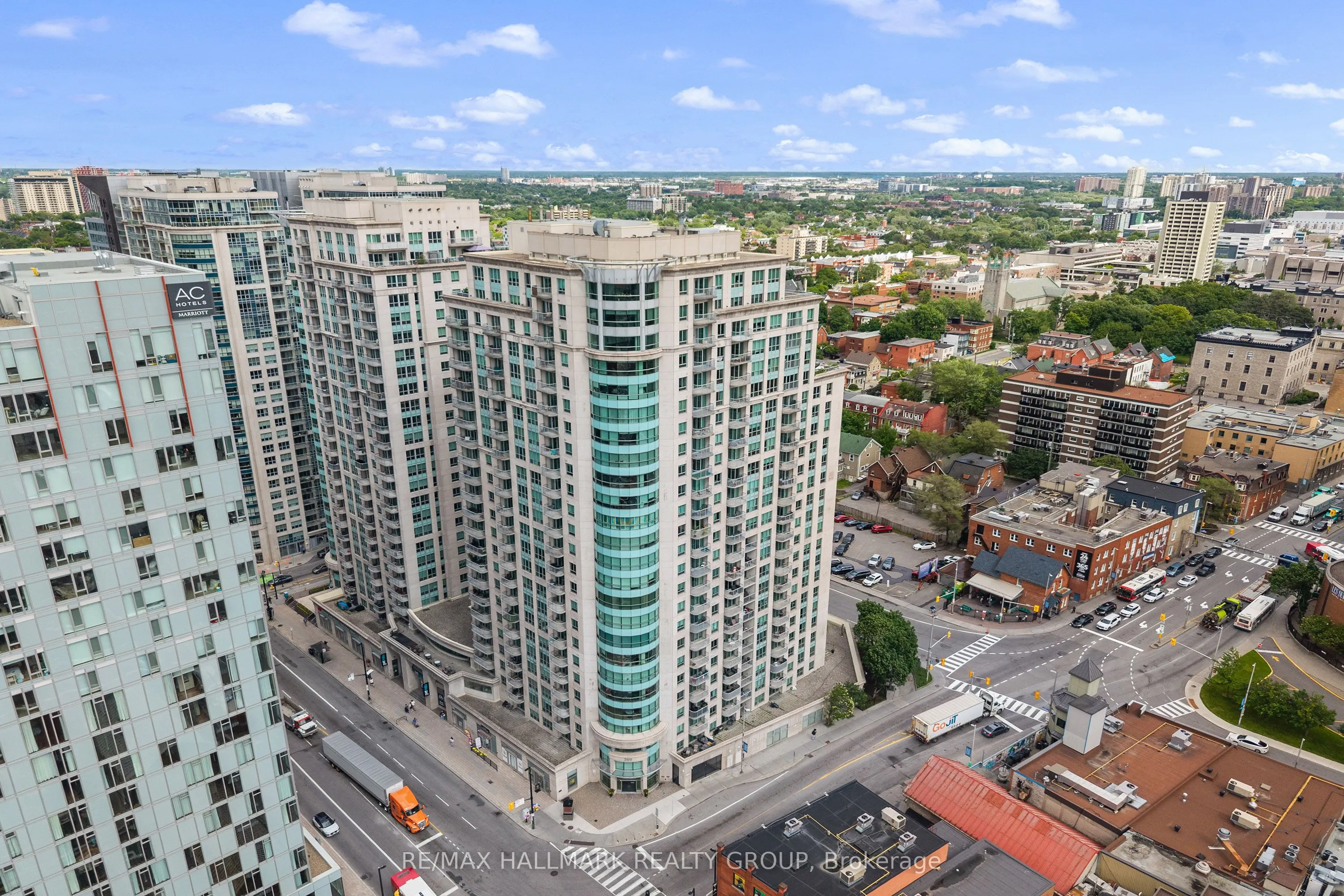 200 Rideau Street #1702