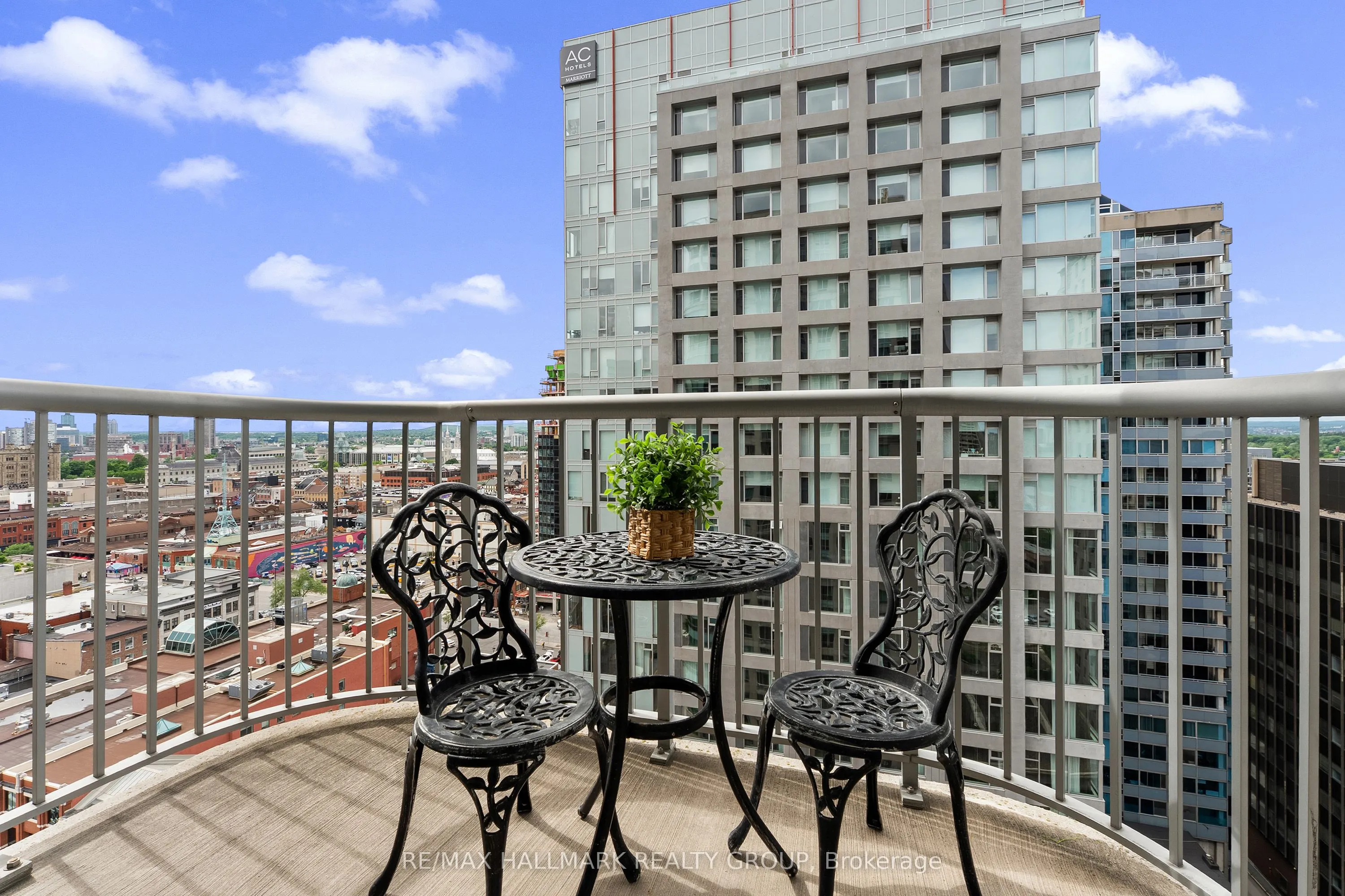 200 Rideau Street #1702