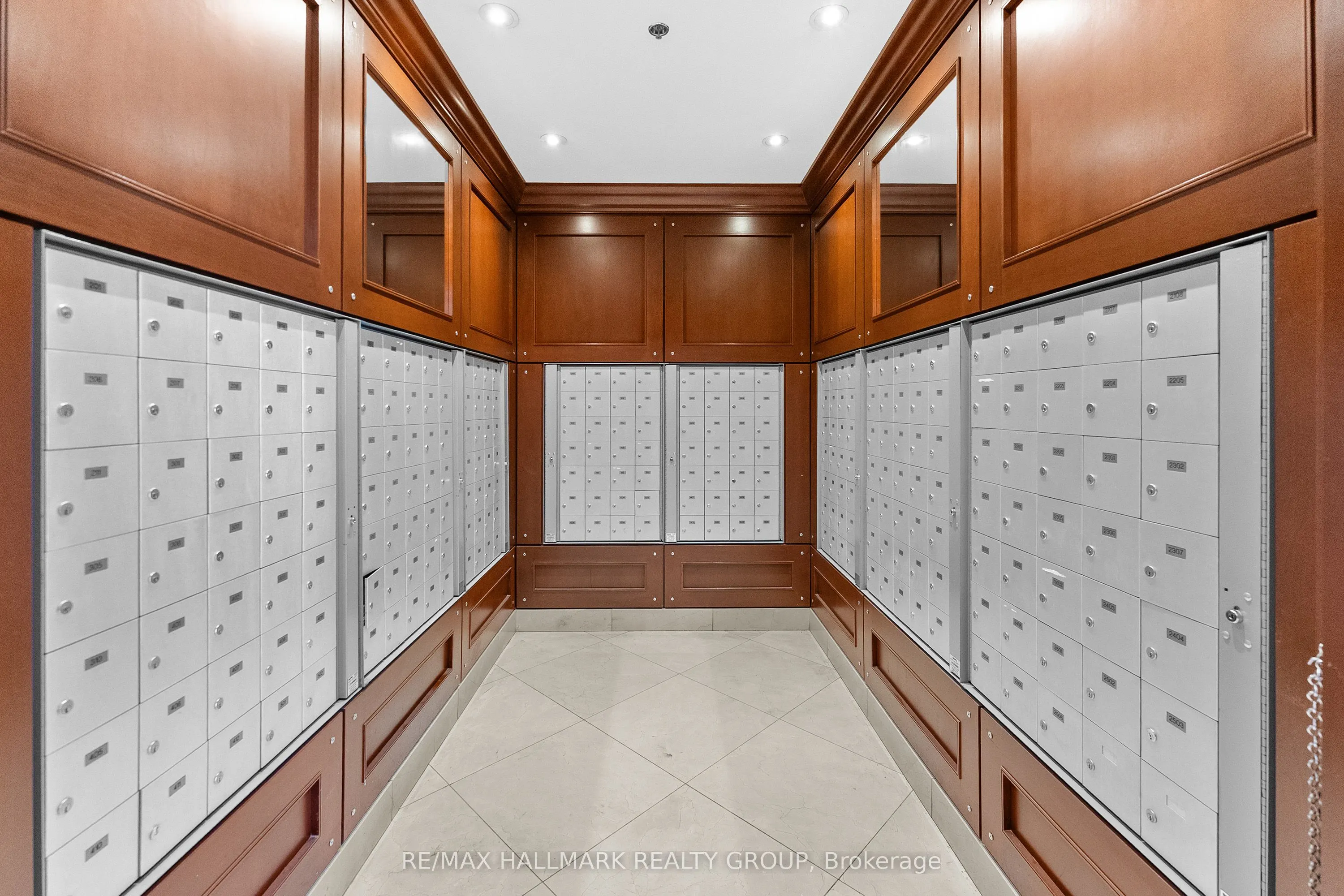 200 Rideau Street #1702
