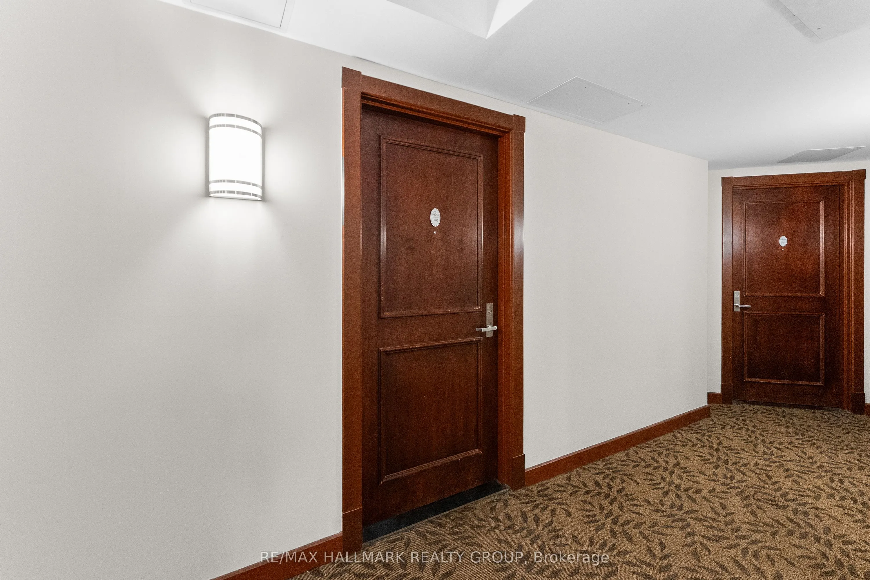 200 Rideau Street #1702