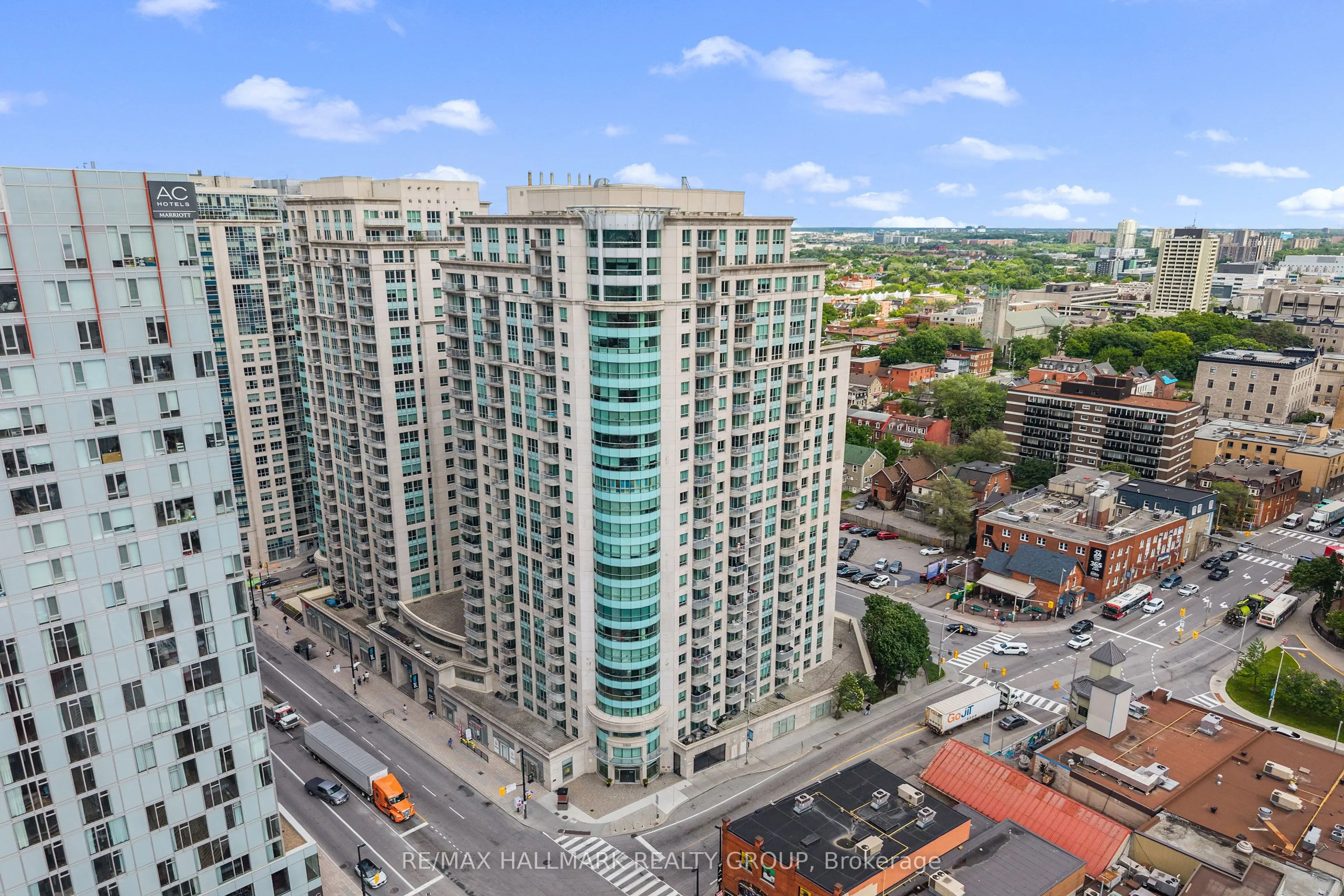 200 Rideau Street #1702