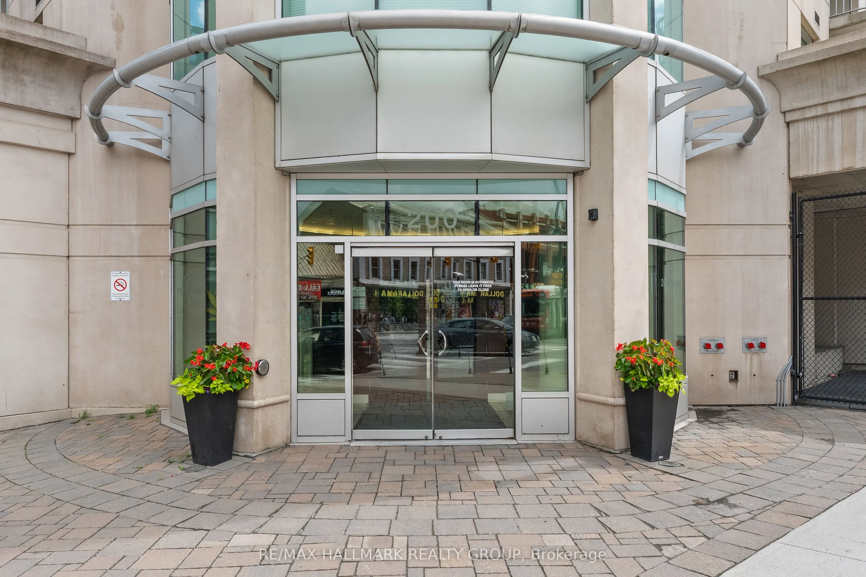 200 Rideau Street #1702